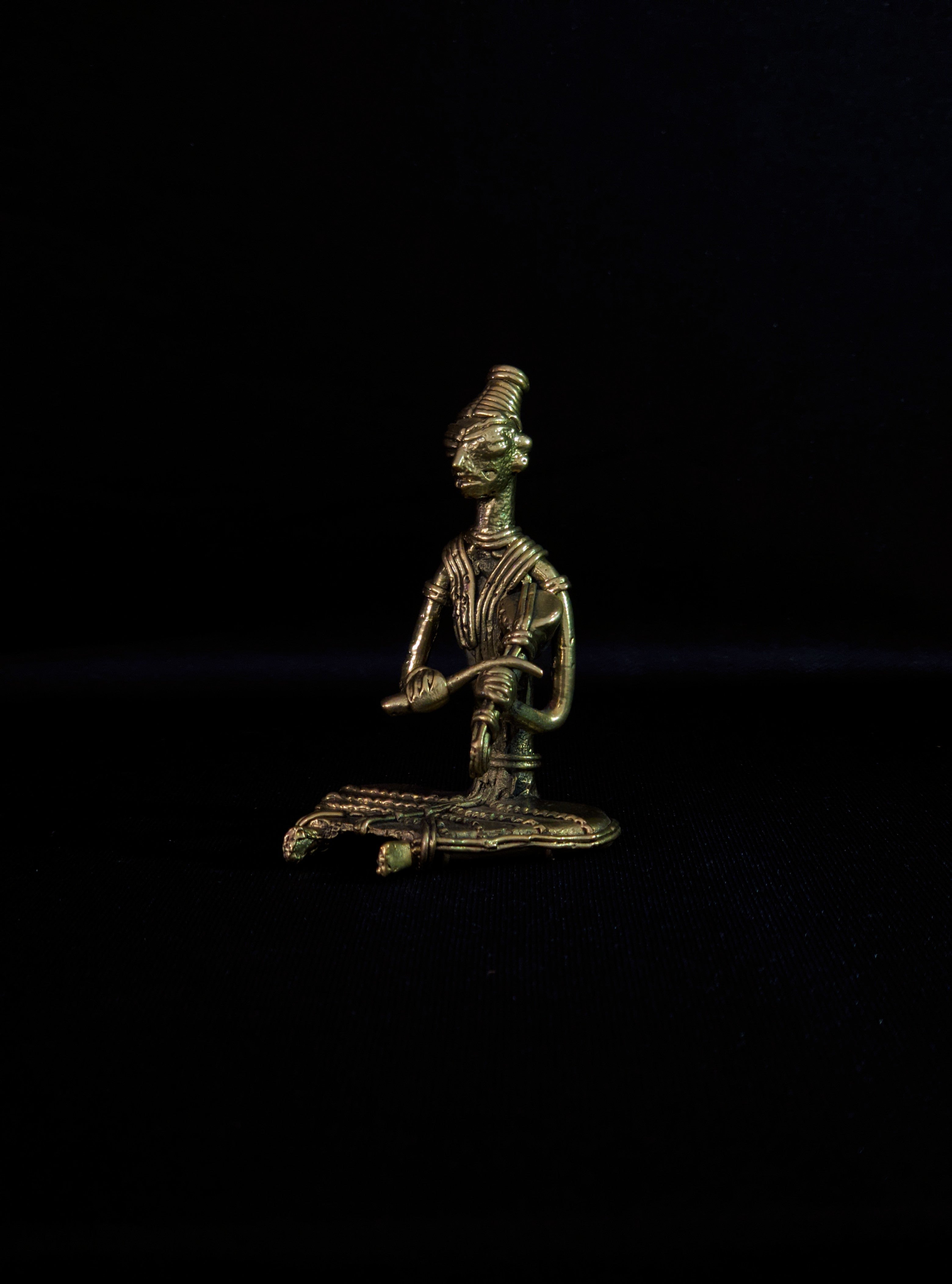 IndianVillèz Handmade Dhokra -Siting Musician with Kendra - view 3