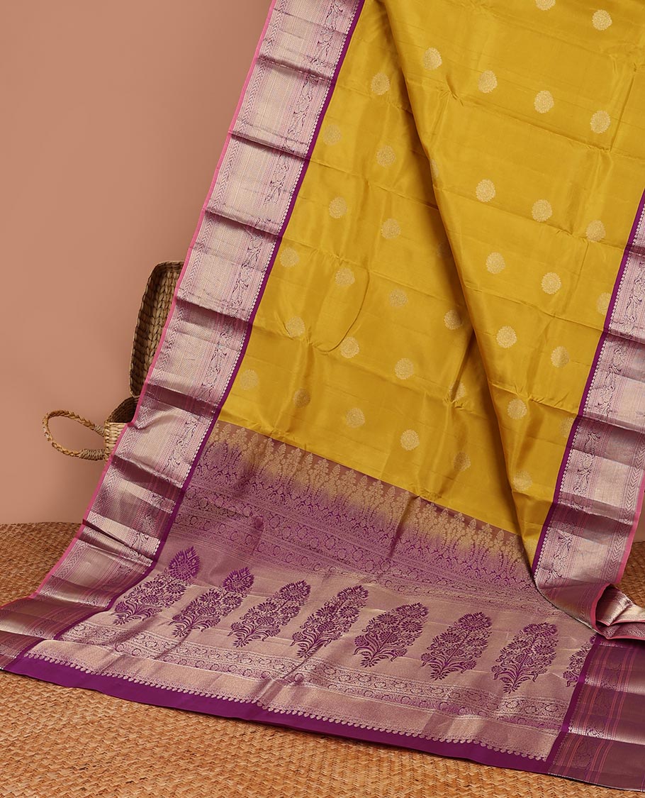 Pothys Green floral buttas silk saree with contrast border of muthu, manga , kuyil kann design & floral zari design pallu - view 2