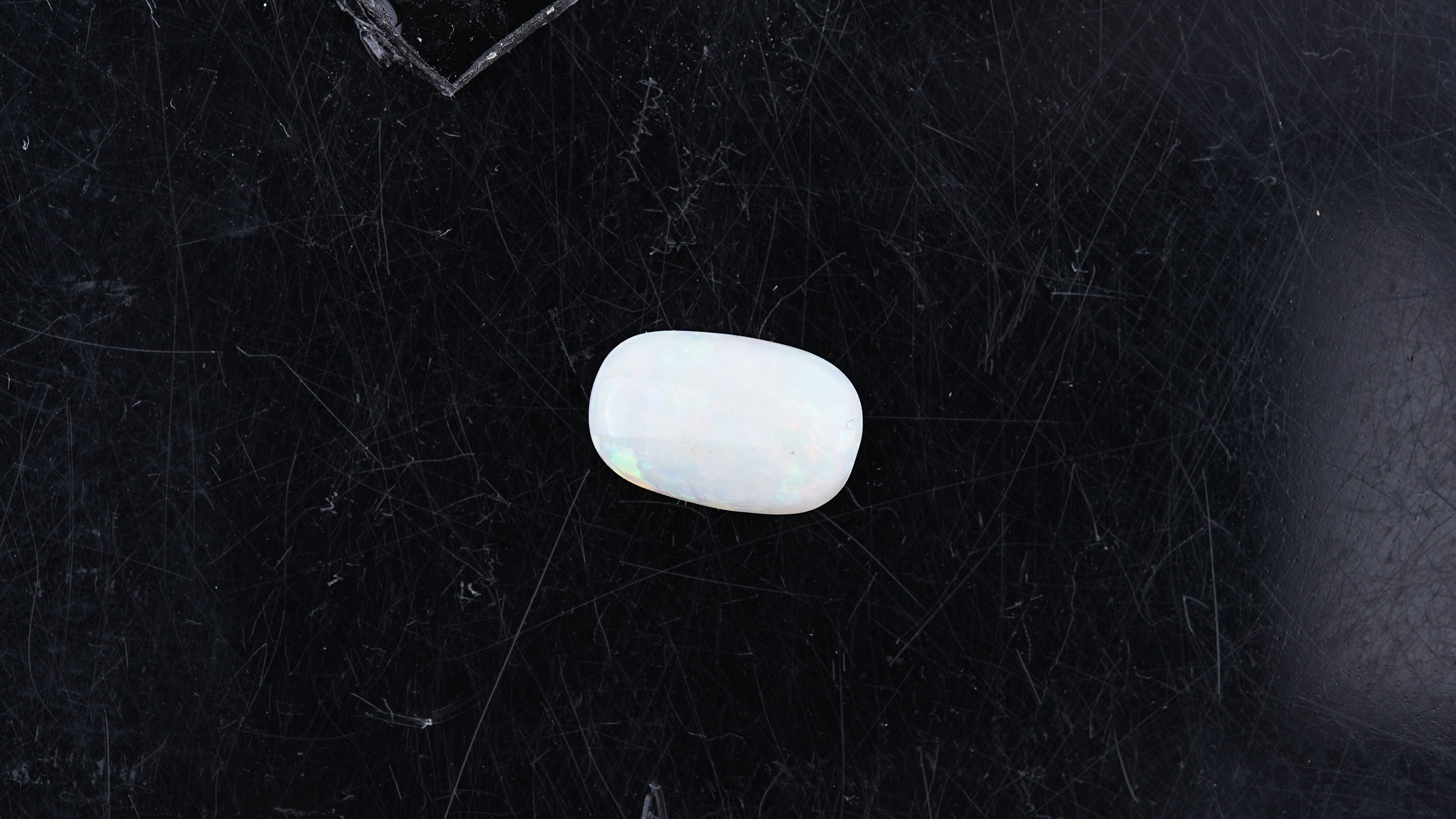 Gemsmantra Opal with Fire - 3.39 Carats (3.729 Ratti)