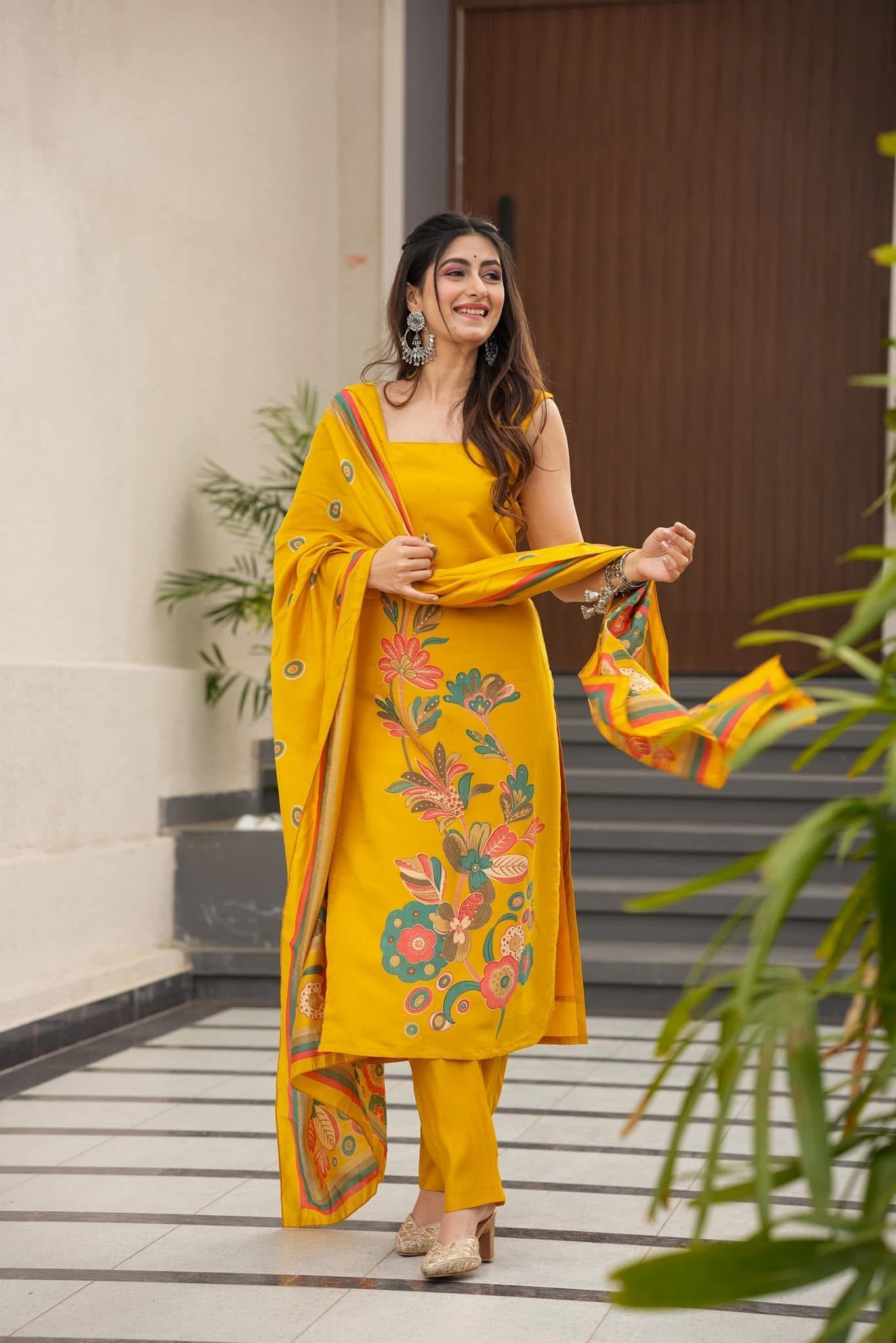 Idaho0 Paakhi yellow muslin suit set