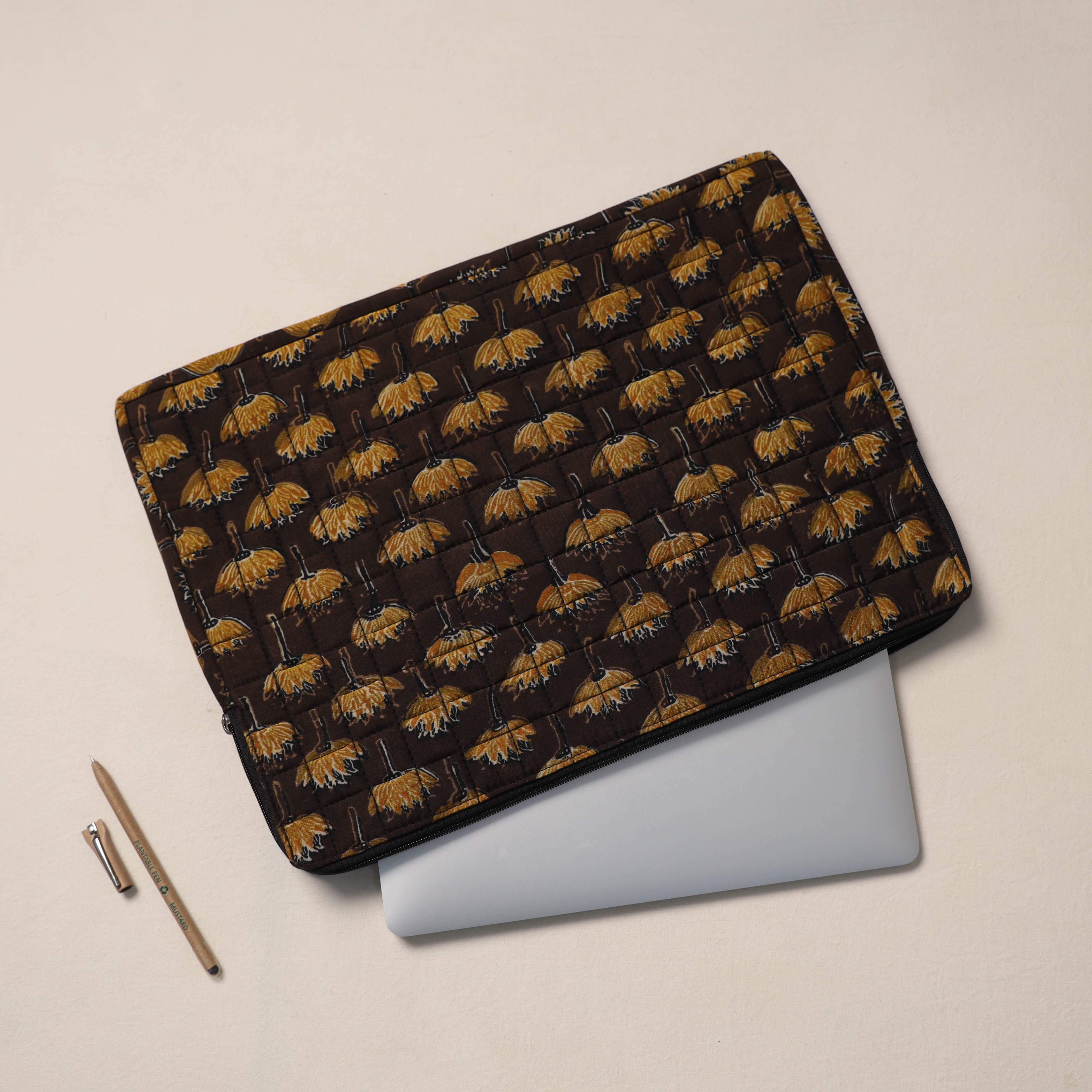 ASALKAAR Brown - Handcrafted Quilted Laptop Sleeve (11 x 16 in) 01 - view 2