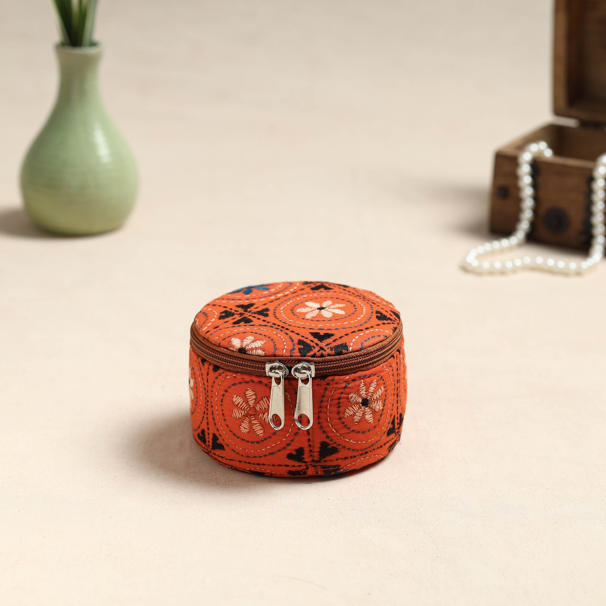 ASALKAAR Bengal Kantha Work Handcrafted Round Utility Box