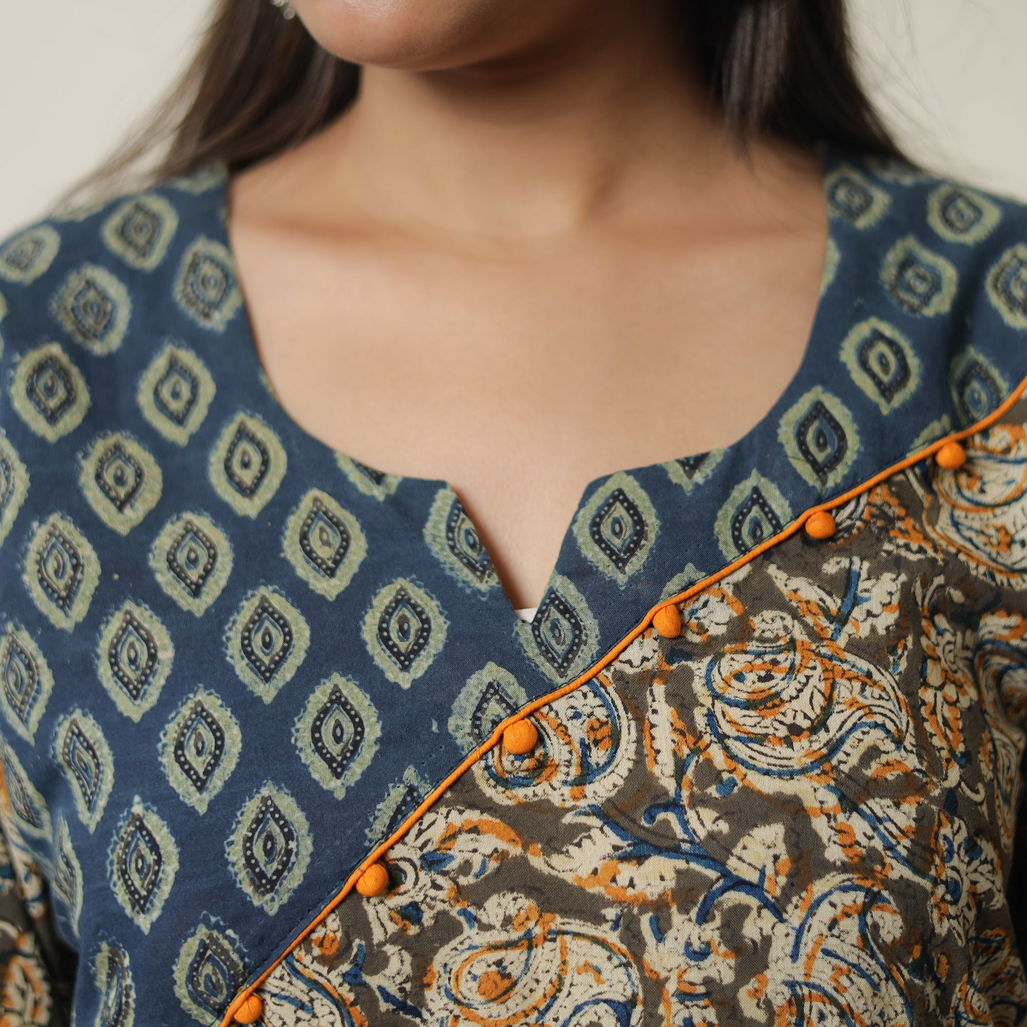 ITOKRI CASUALS Brown - Pedana Kalamkari Block Printed Cotton Short Kurta with Ajrakh Patchwork 05 - view 5