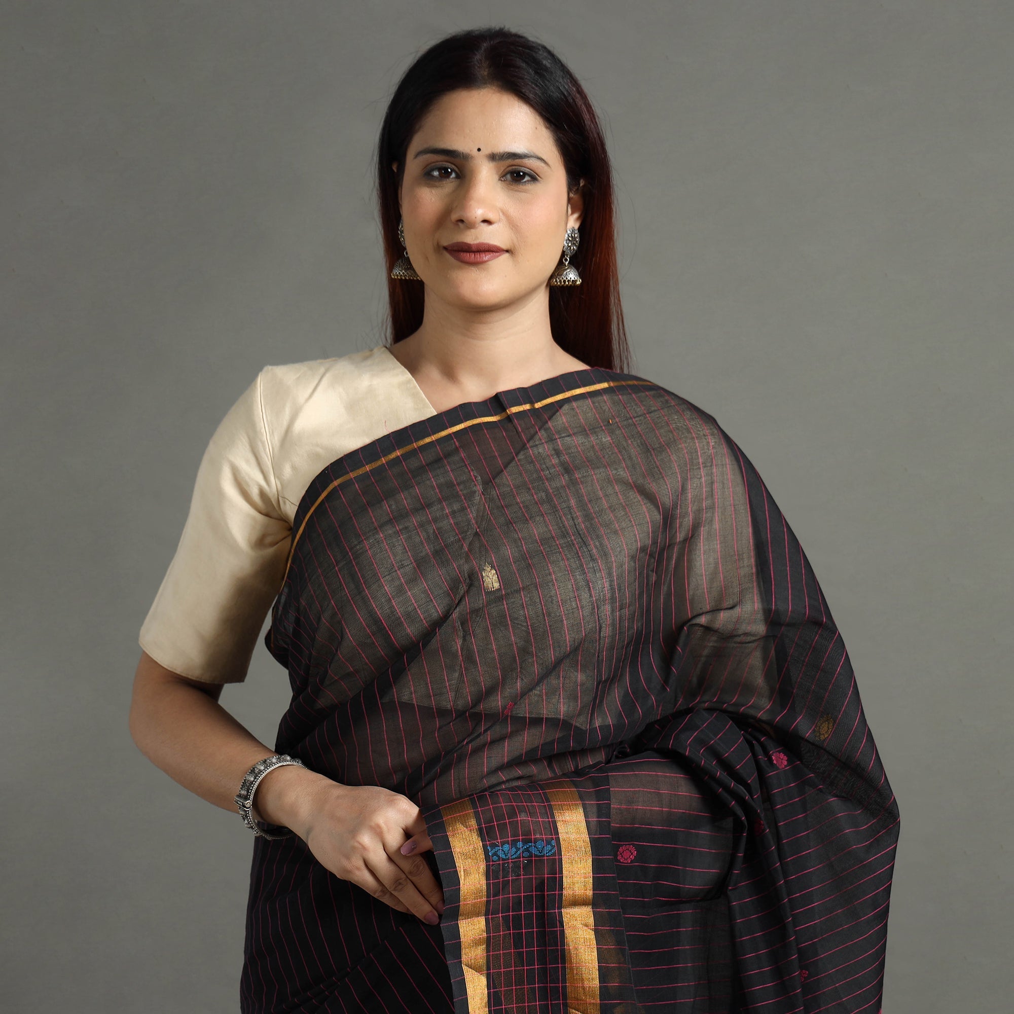 SOUTH KARGHA Black - Traditional Venkatagiri Handloom Cotton Stripe Saree with Thread & Zari Buti 35 - view 3