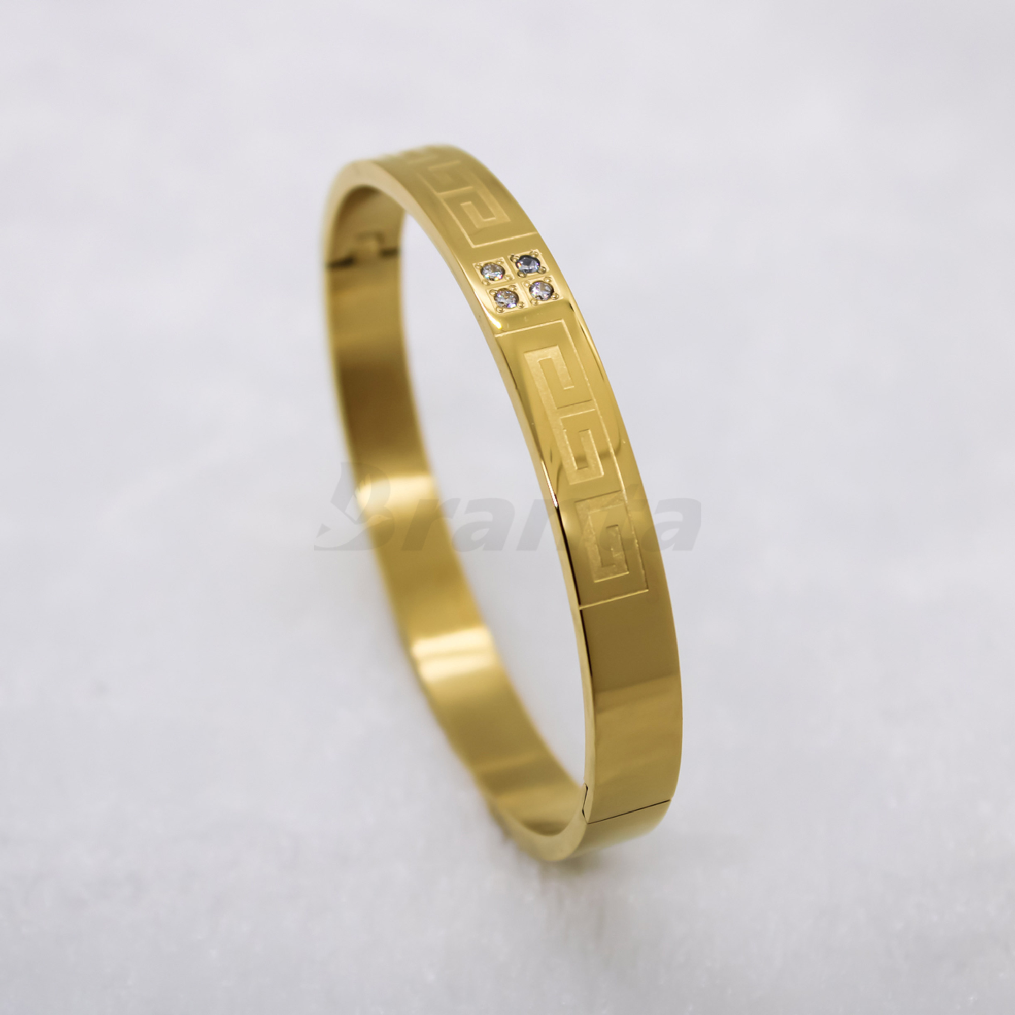 Branta Elegant Wall Gold Diamond Men's Bracelet