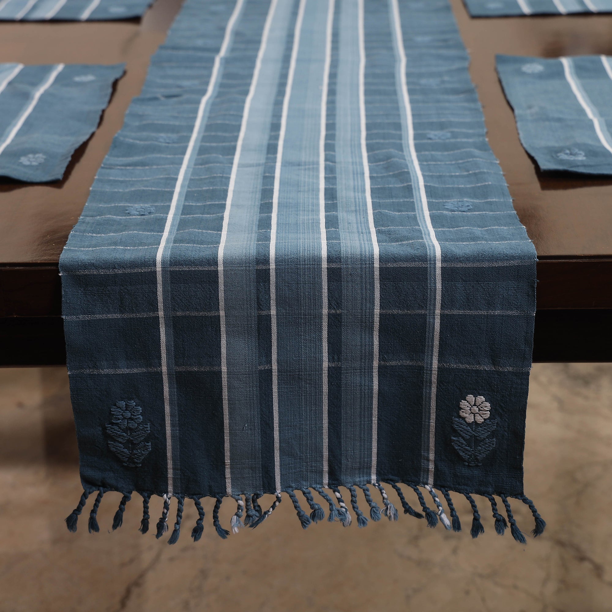 ANTARAN - CRAFTS OF INDIA Blue - Assam Weave Dining Table Runner & Set of 4 Placemats in Handloom Cotton - view 3