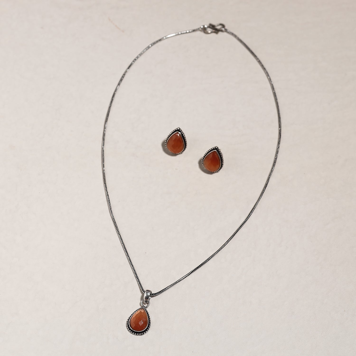 WHITE RIVER STORIES Antique Silver Finish Oxidised Brass Base Stone Work Necklace Set - view 2