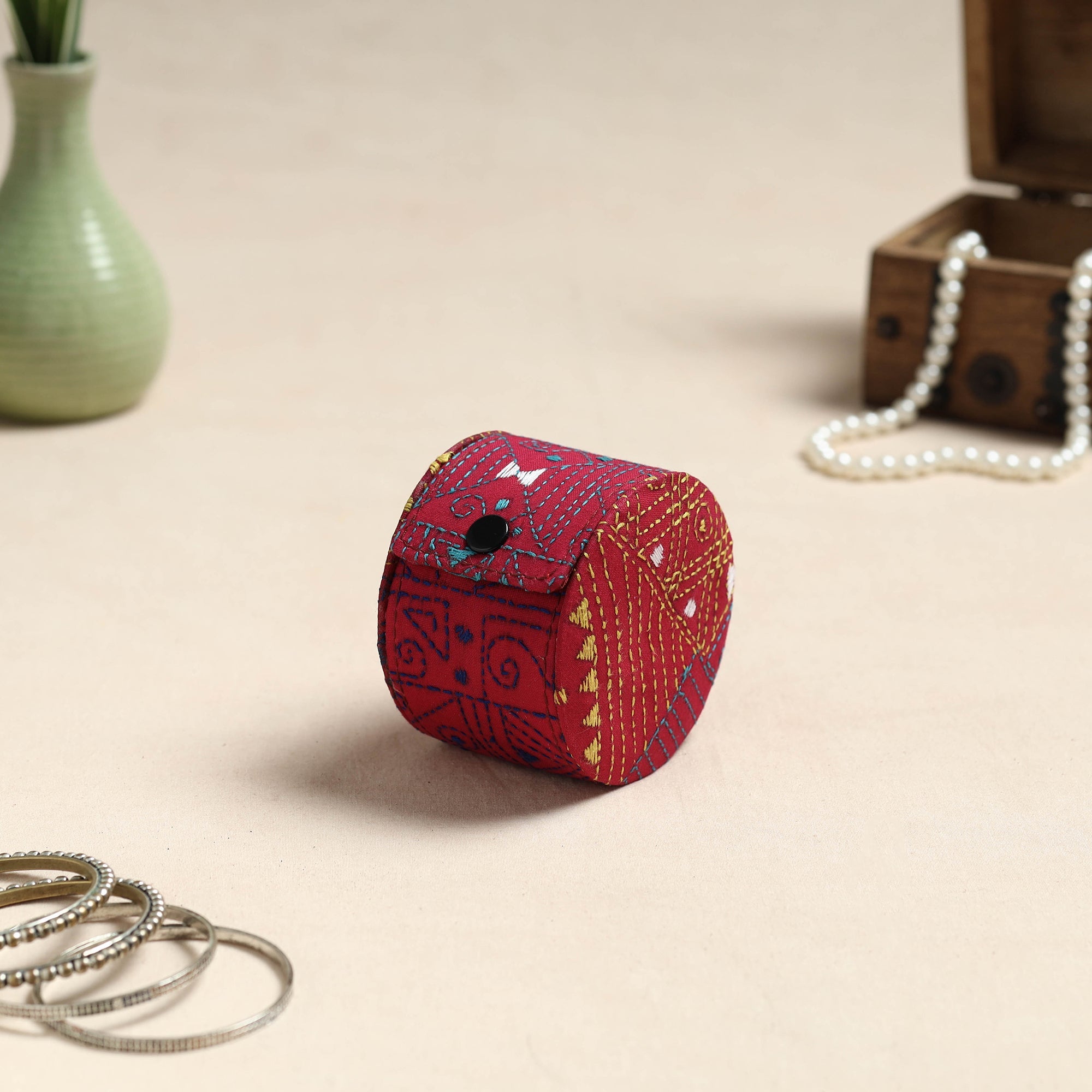 ASALKAAR Bengal Kantha Work Handcrafted Bangle Box (Small) - view 2