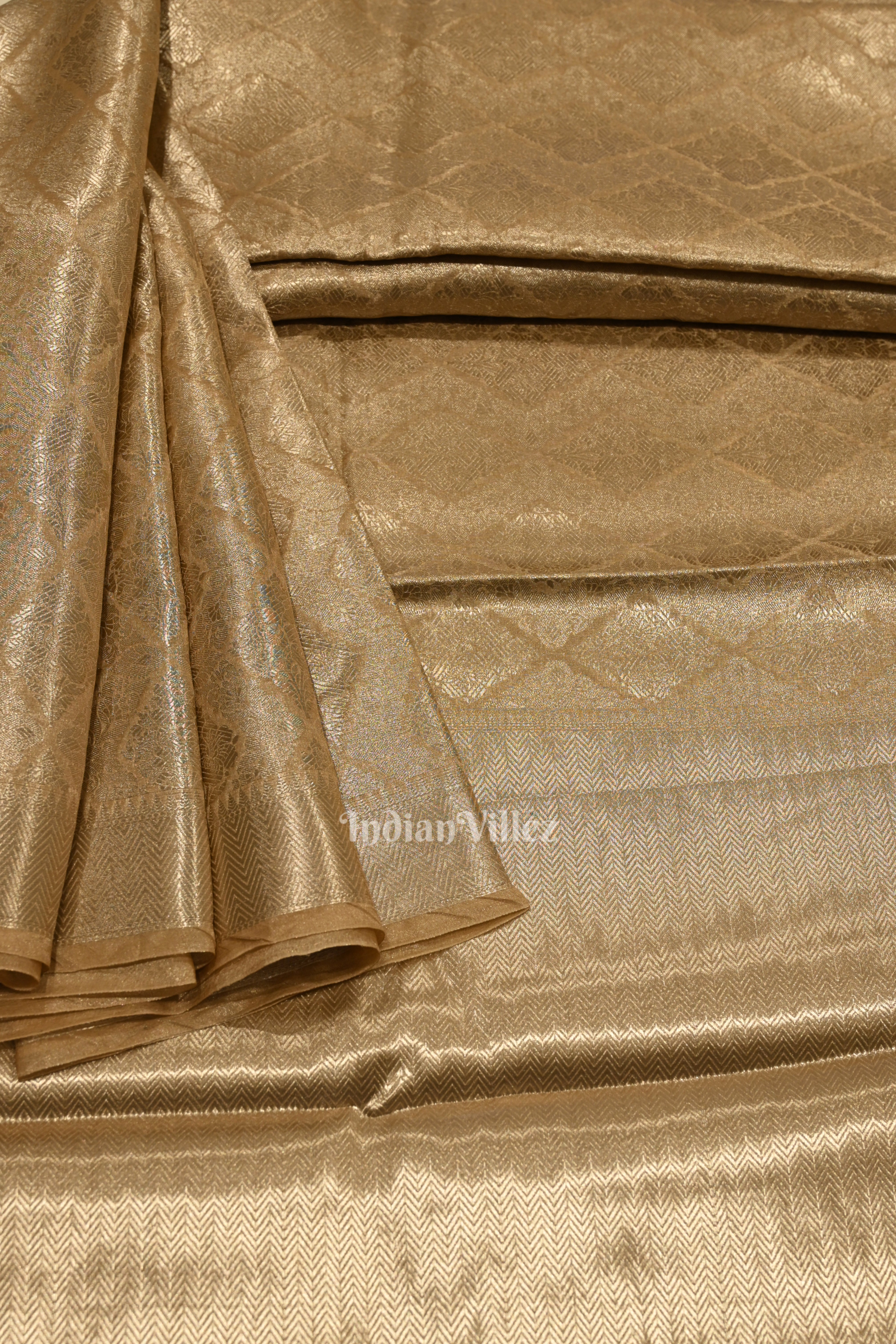 IndianVillèz Pure Golden Zari Floral Woven Tissue Banarasi Saree