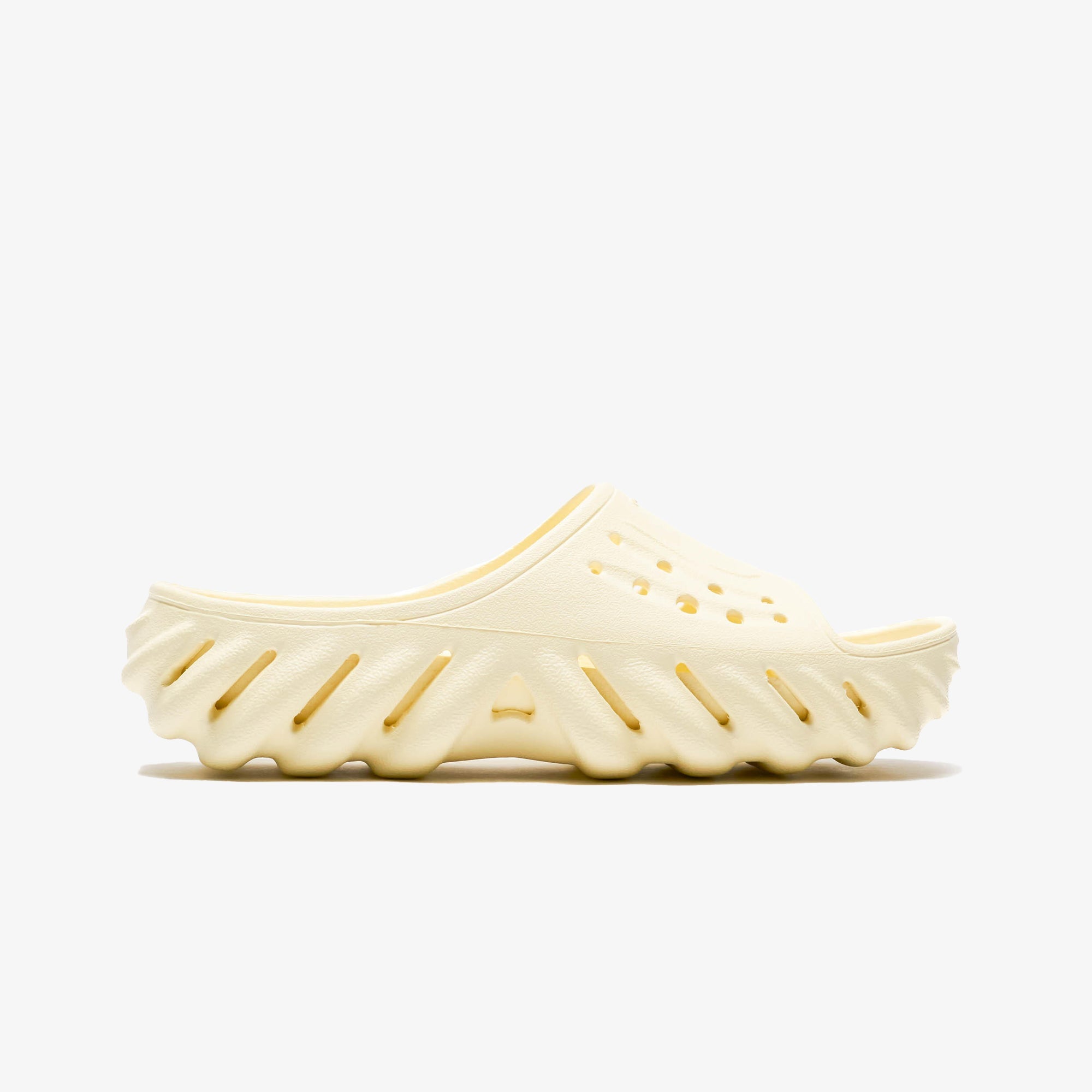 Crocs | ECHO SLIDE { BUTTERCREAM