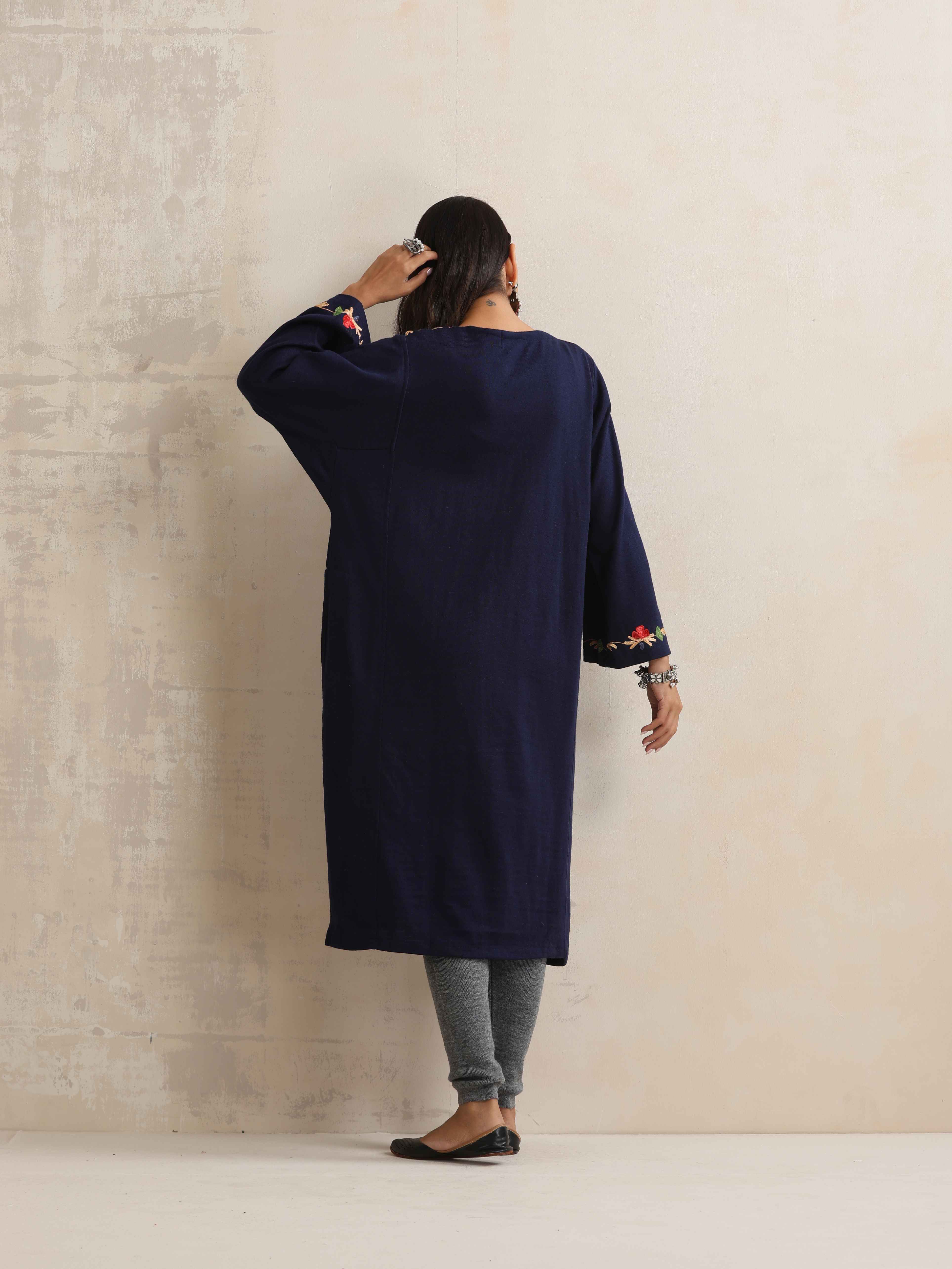 trueBrowns Blue Kashmiri Embroidered Woollen Phiran Kurta - view 8