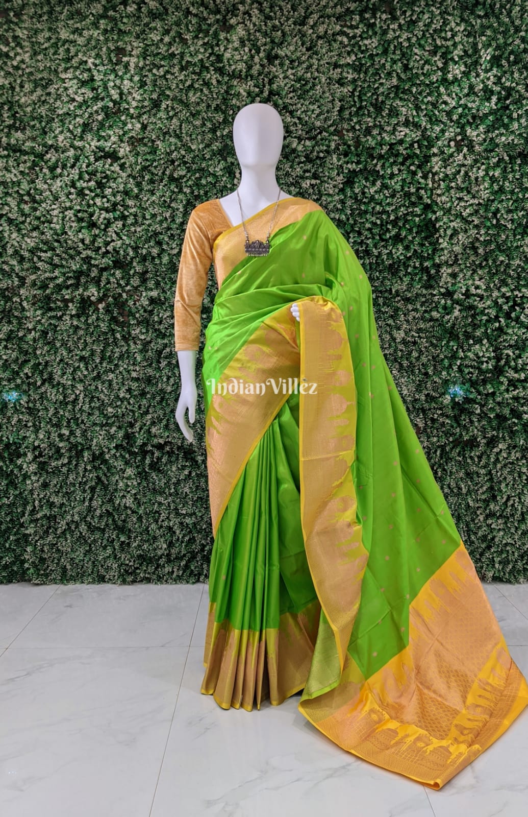 IndianVillèz Green Banarasi Katan Silk Saree Inspired by Big Ben, London & United States Capitol, Washington DC - view 5