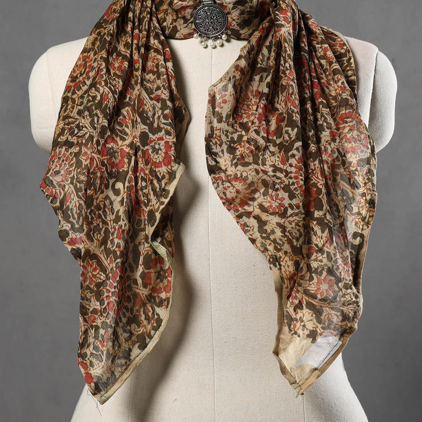 HAVELI CHRONICLES Block Printed Chanderi Silk Pendant Necklace Scarf 09 - view 3