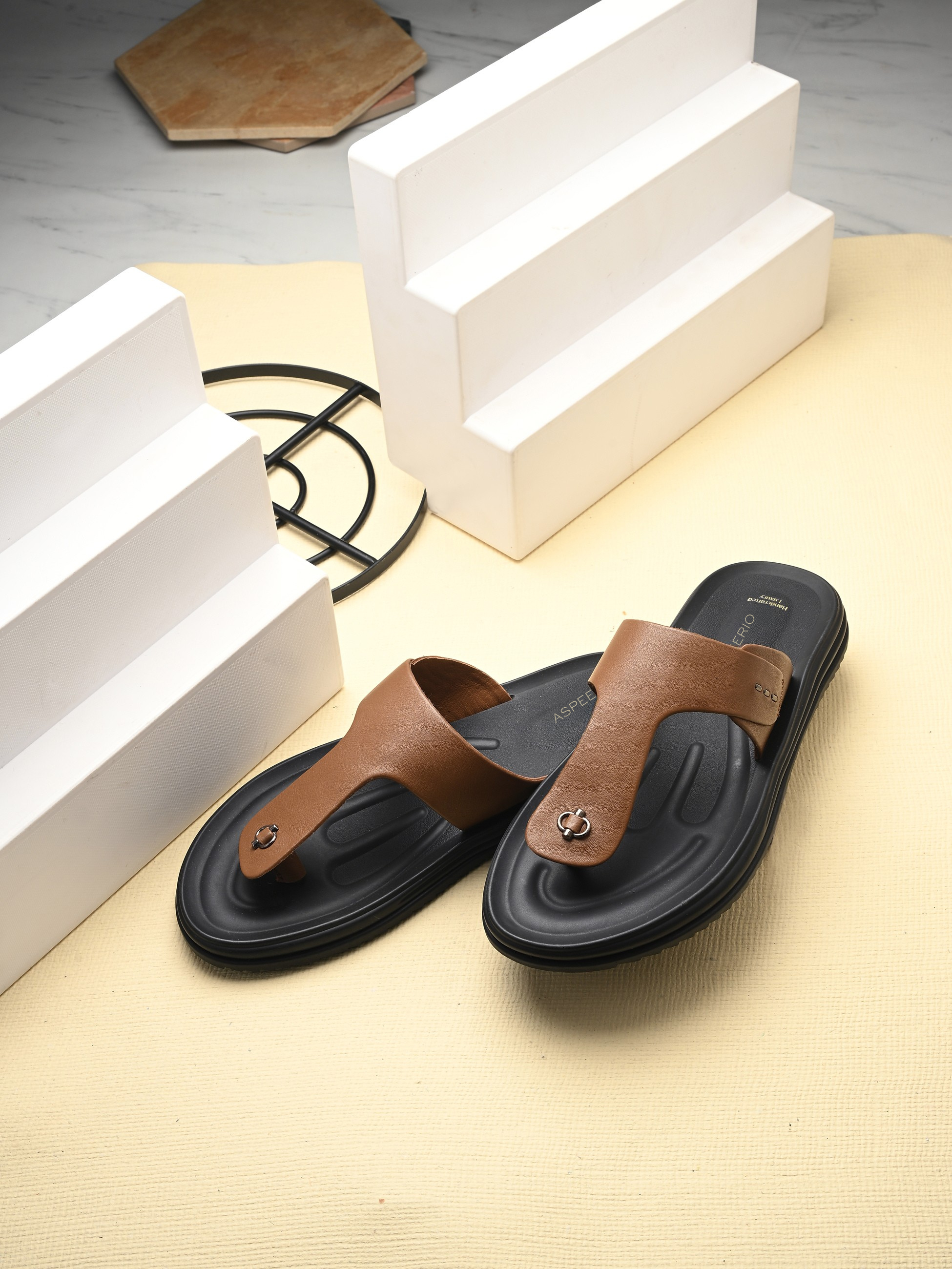 Egoss Shoes Comet Leather Slippers by Aspeerio - view 17