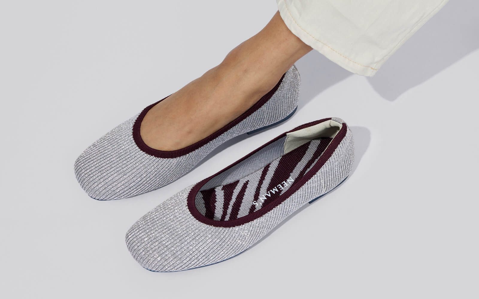 Neeman's Metallic Square Flats : Grey-Silver - view 10