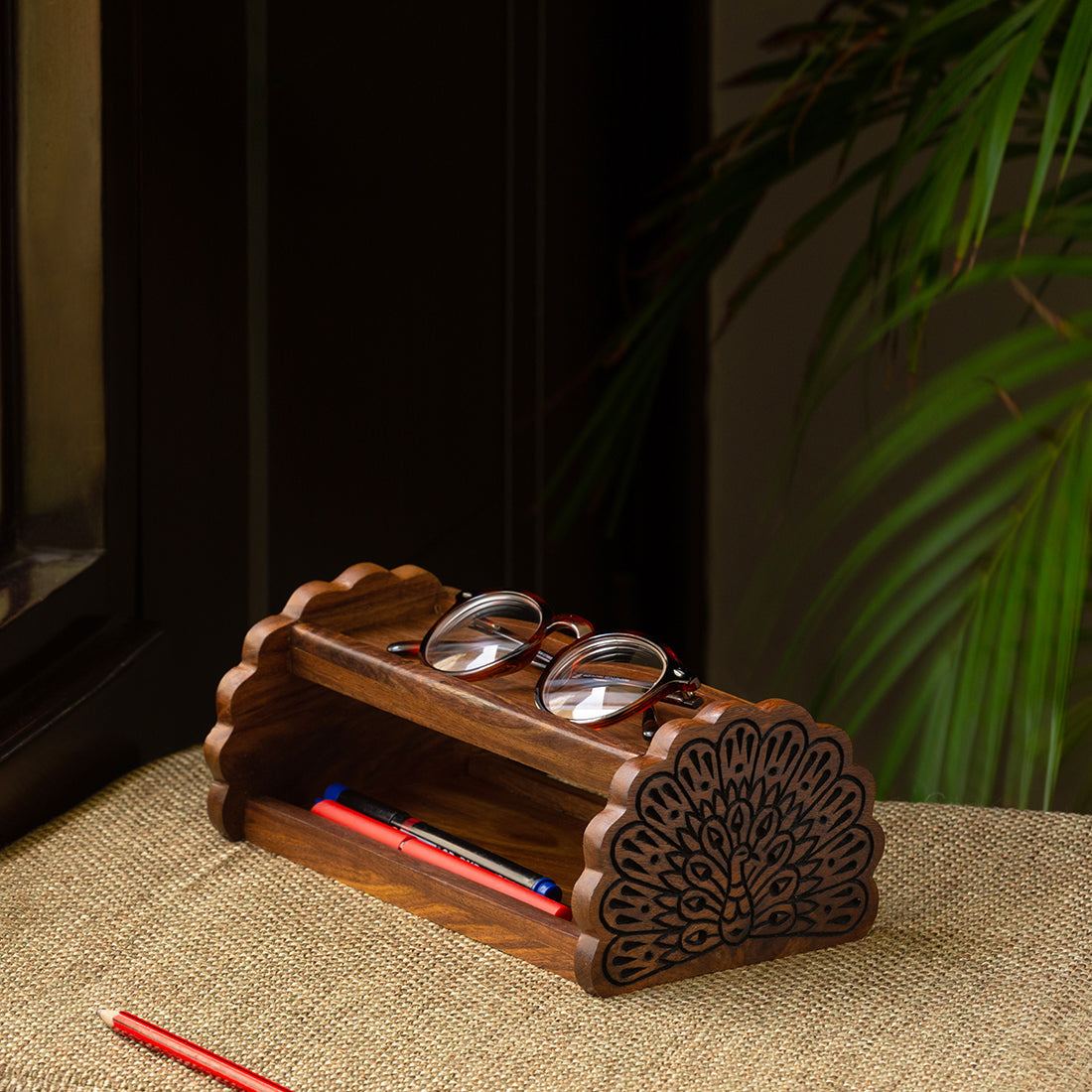 EXCLUSIVELANE 'The Dancing Peacock' Hand Carved Table Organiser in Sheesham Wood