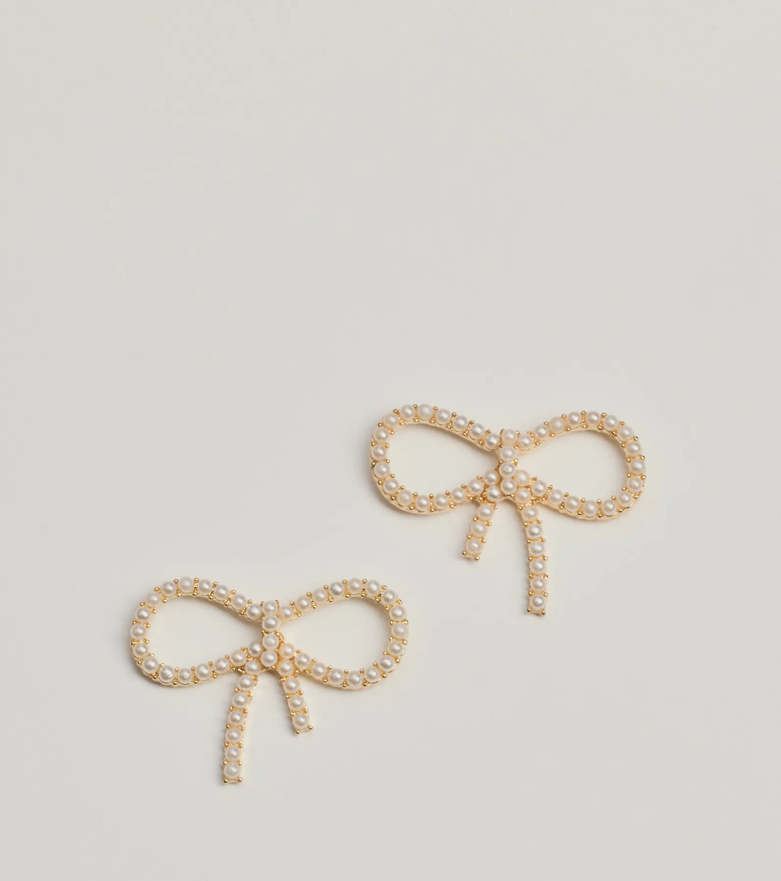 Windsor Sealed With Glam Faux Pearl Bow Earrings