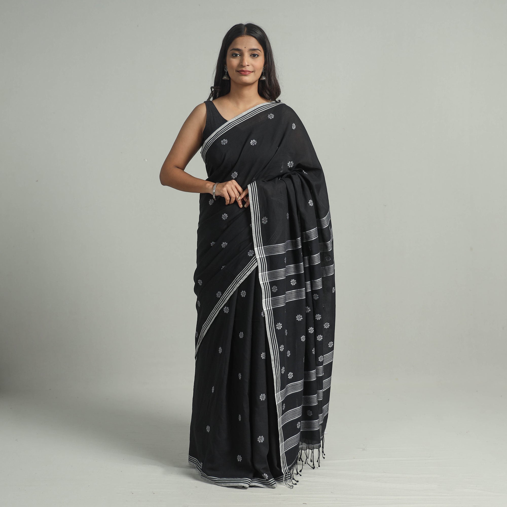 SASHA Black - Handloom Cotton Phulia Jamdani Saree with Tassels 25