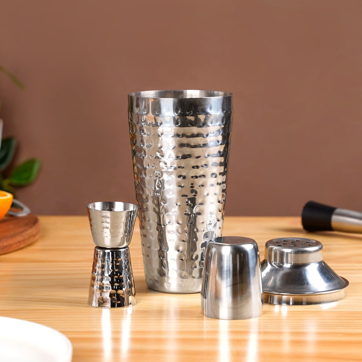 Nestasia Sleek Modern Cocktail Shaker And Peg Measurer Set - view 3