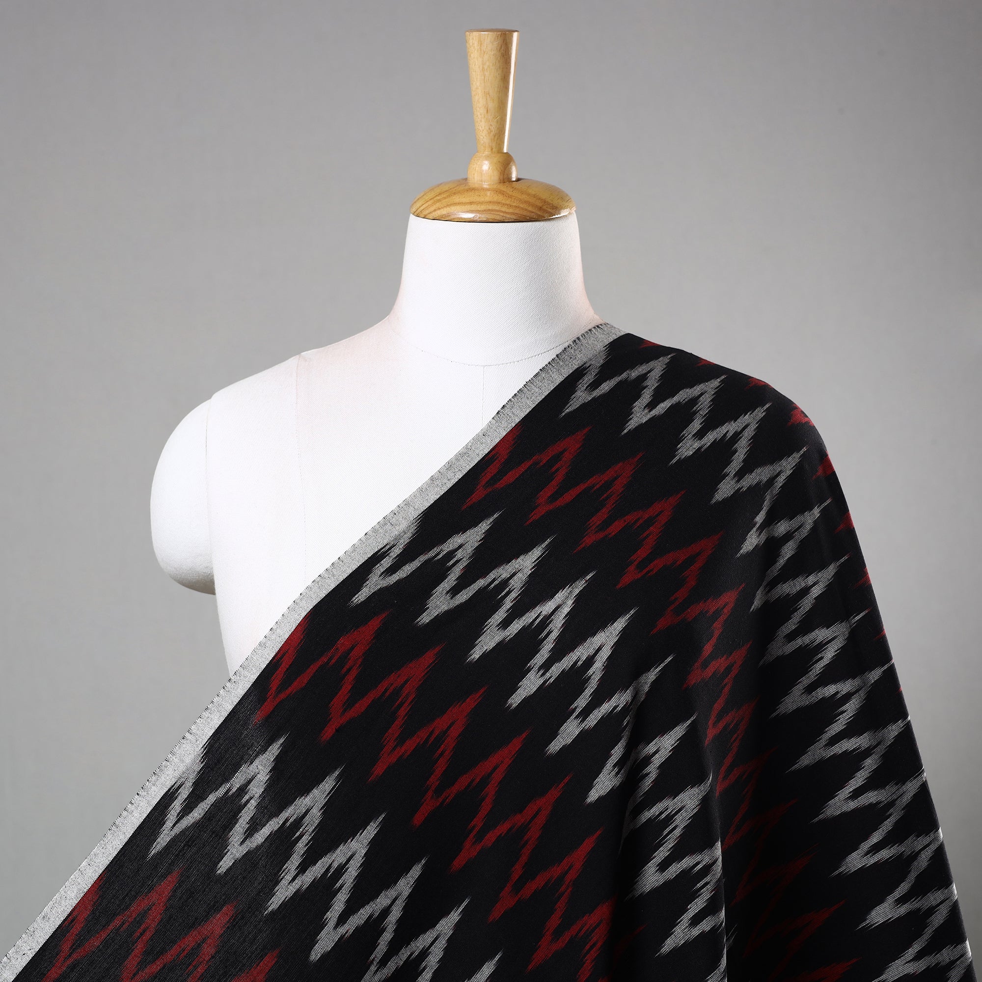 SOUTH KARGHA Black - Cotton Pochampally Ikat Weave Fabric 05
