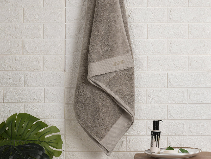 Spaces India London Fog - Light Grey 100% Egyptian Cotton Bath Towel - Luxury Egyption Cotton By Spaces