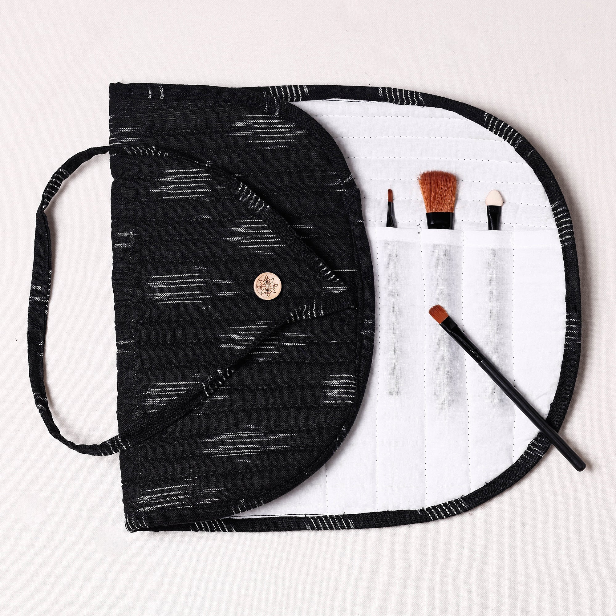 NOORI BAZAR Black - Ikat Fabric Multipurpose Segmented Make-up Brush Wrap Pouch/Case