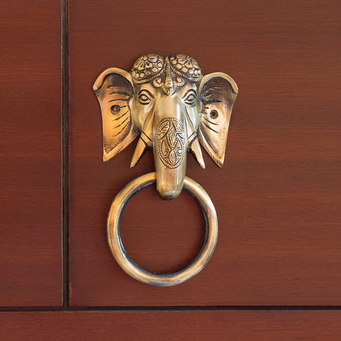 EXCLUSIVELANE 'Elephant Emblems' Hand-Etched Carved Door Knocker In Brass