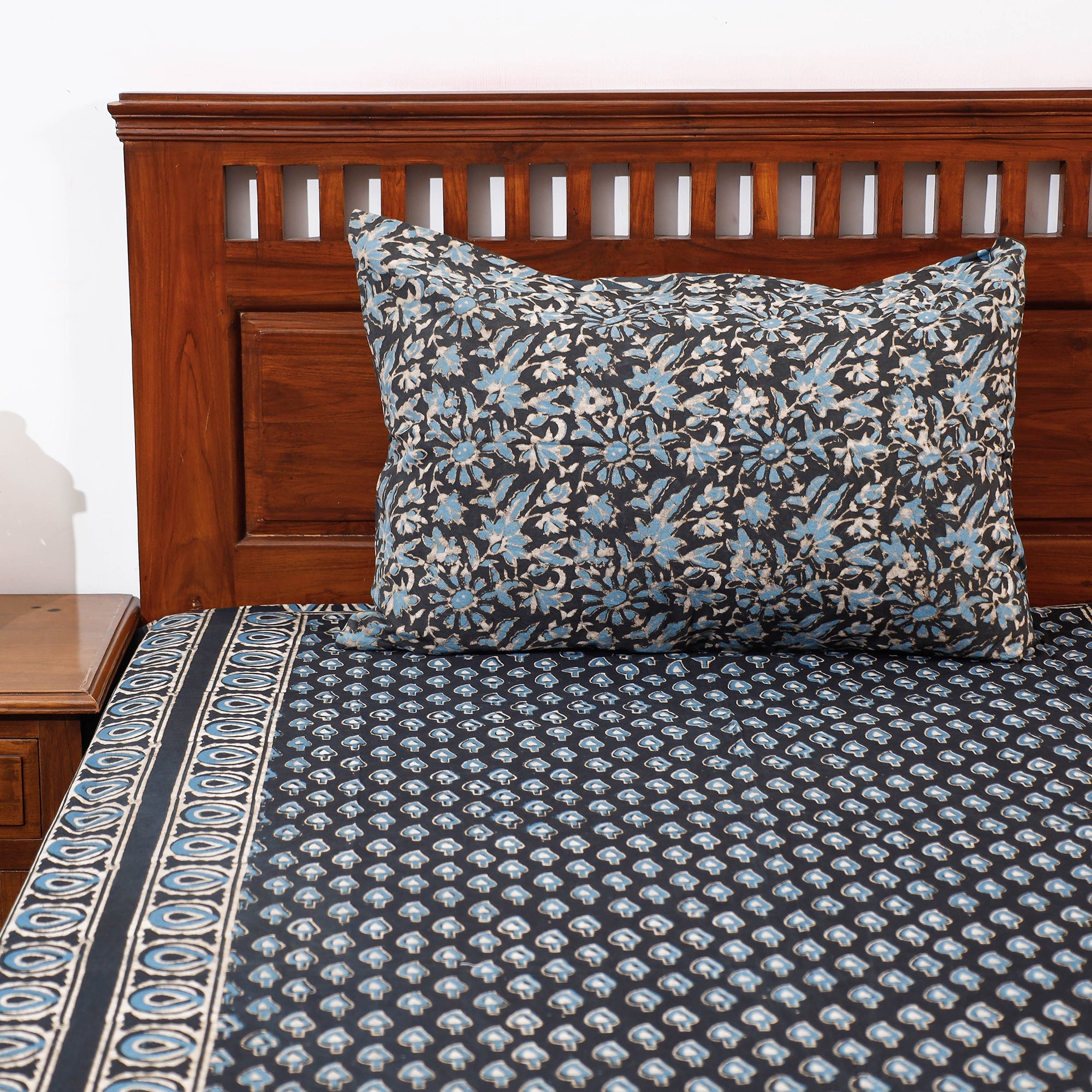 HAVELI CHRONICLES Black - Pipad Block Printed Cotton Single Bed Cover with Pillow Covers (90 x 60 in) - view 2