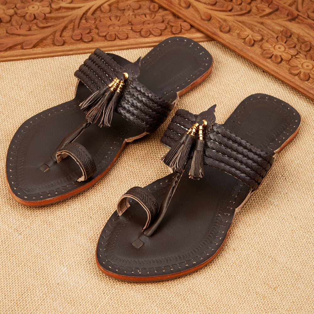 KORAKARI Brown Handstitched Leather Kolhapuri Women Slipper