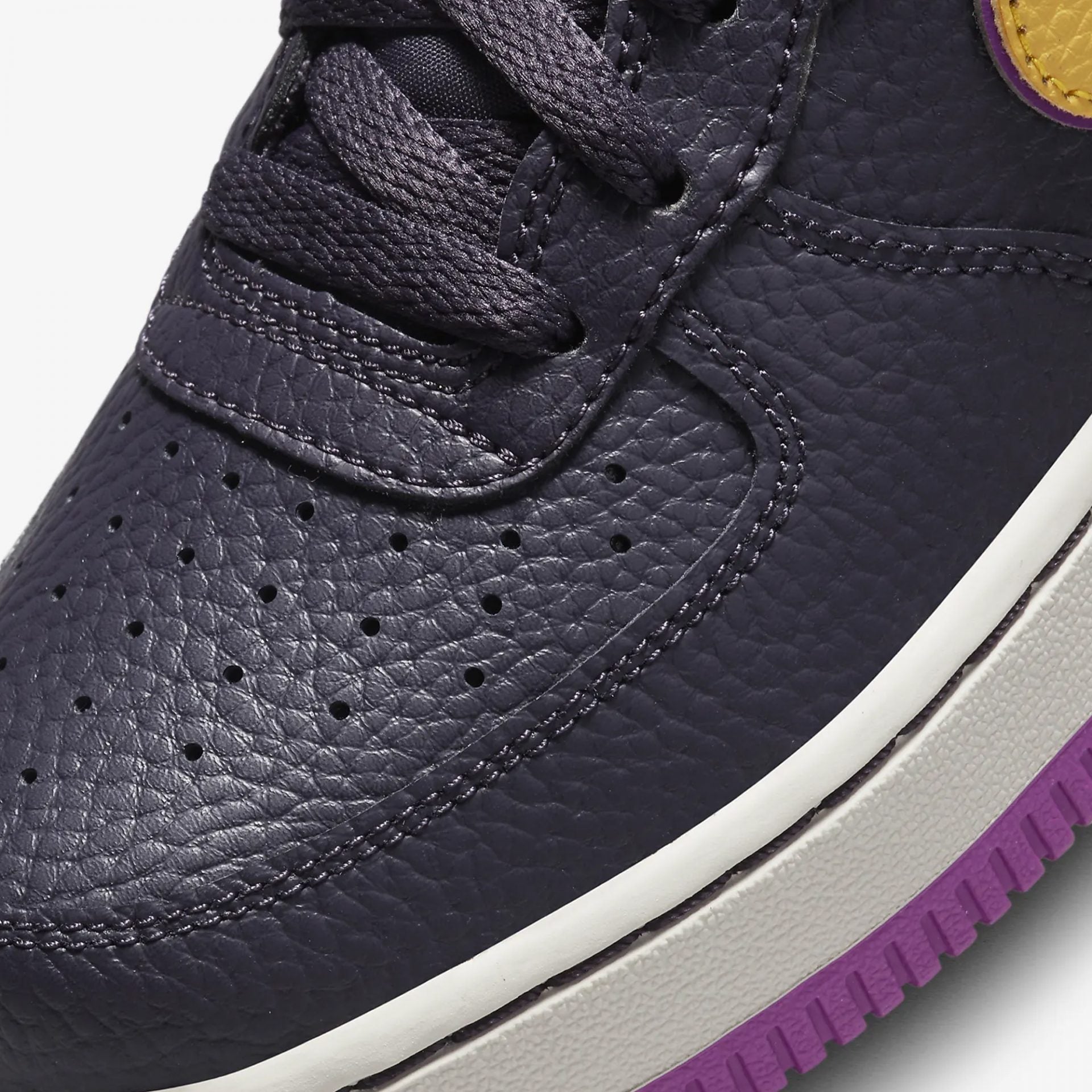 Nike | AIR FORCE 1 { CAVE PURPLE/SOLAR FLARE - view 3