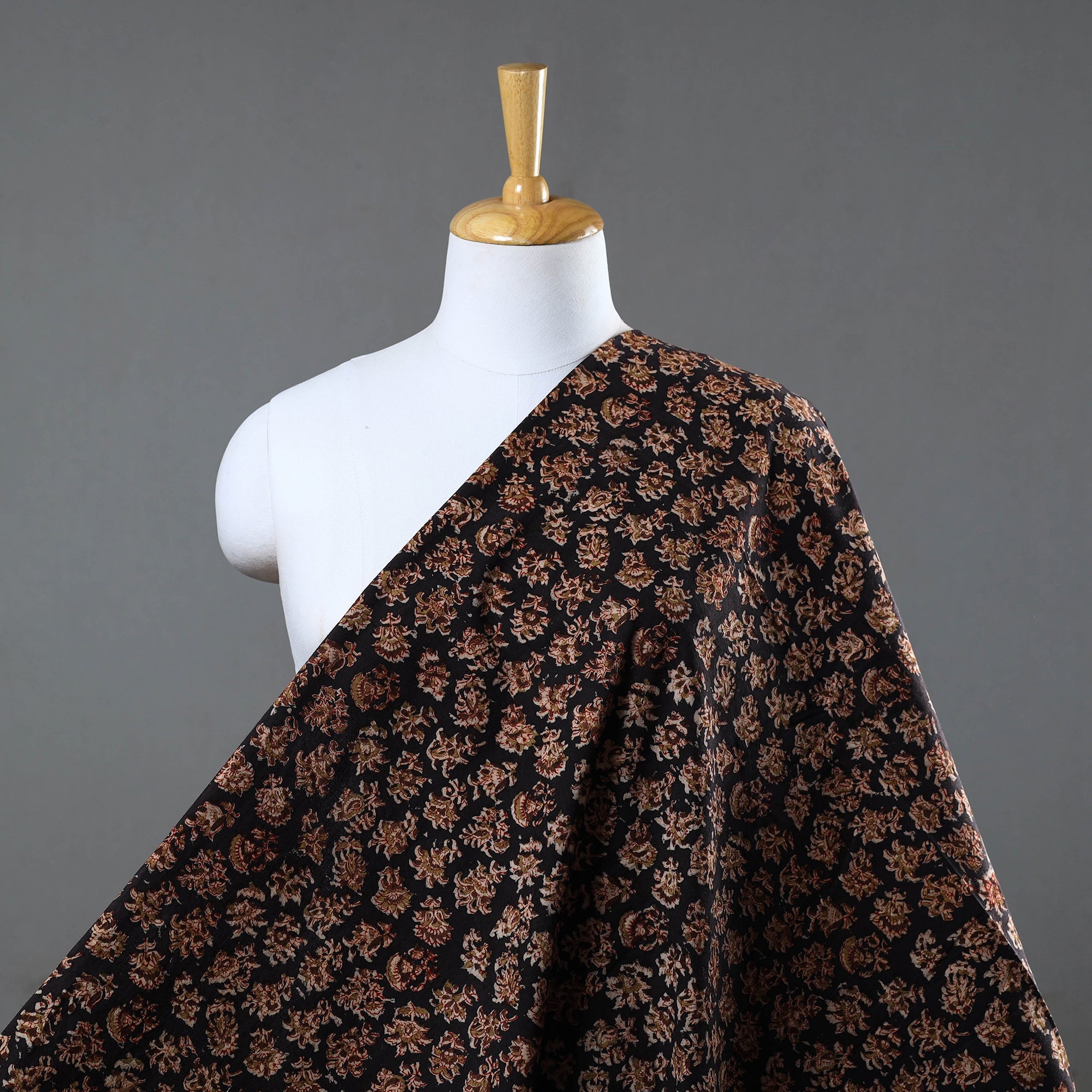 PITCHUKA SRINIVAS KALAMKARI PEDANA Black - Block Print Cotton Pedana Kalamkari Fabric 01