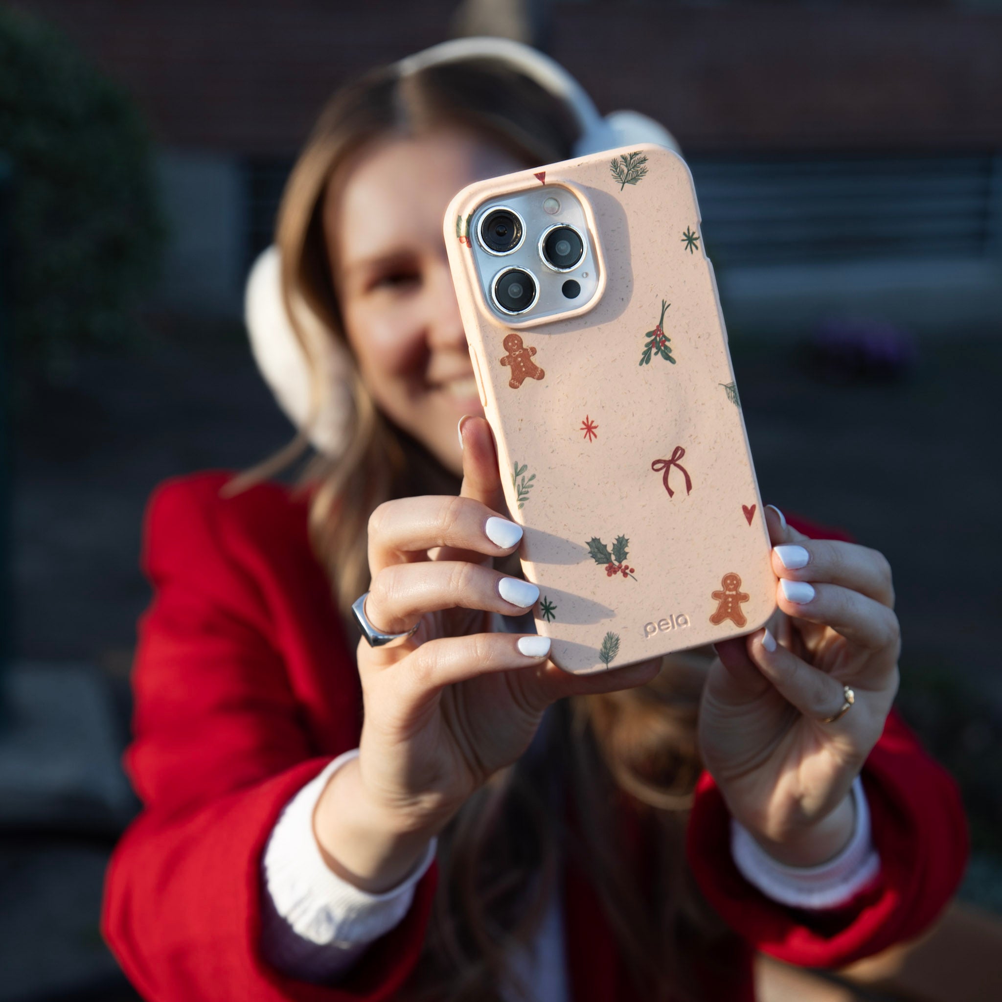 Pela Case Seashell Be Merry iPhone 15 Plus Case - view 3