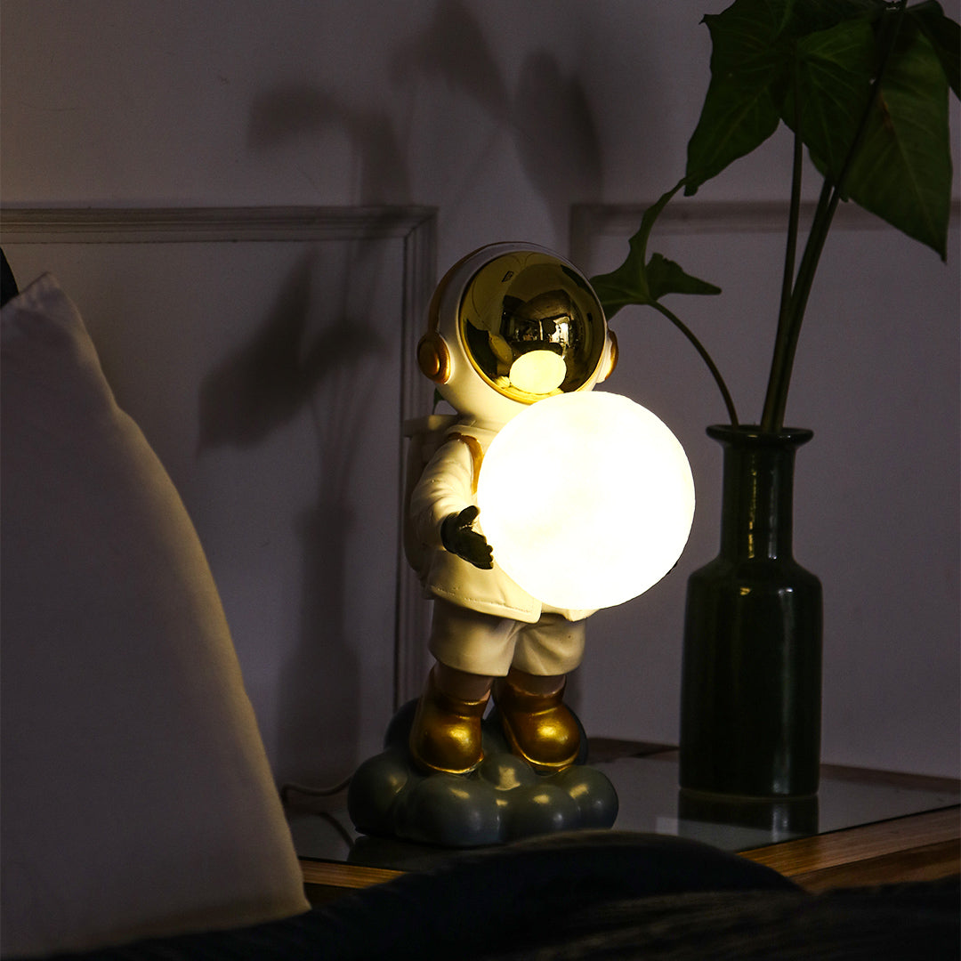 Kush Trading Astronaut Moon Lamp - view 8
