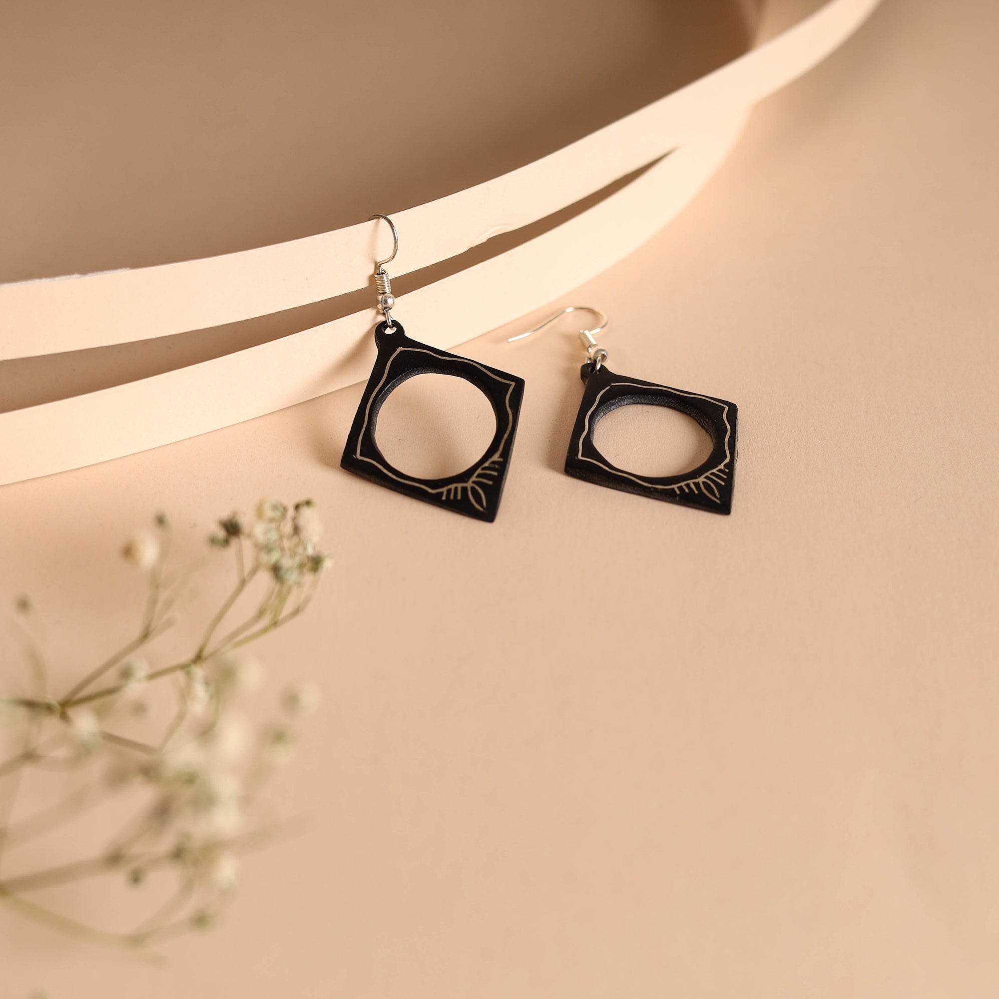 ITOKRI CRAFTS INITIATIVE Bidri Work Pure Silver Inlay Earrings 05