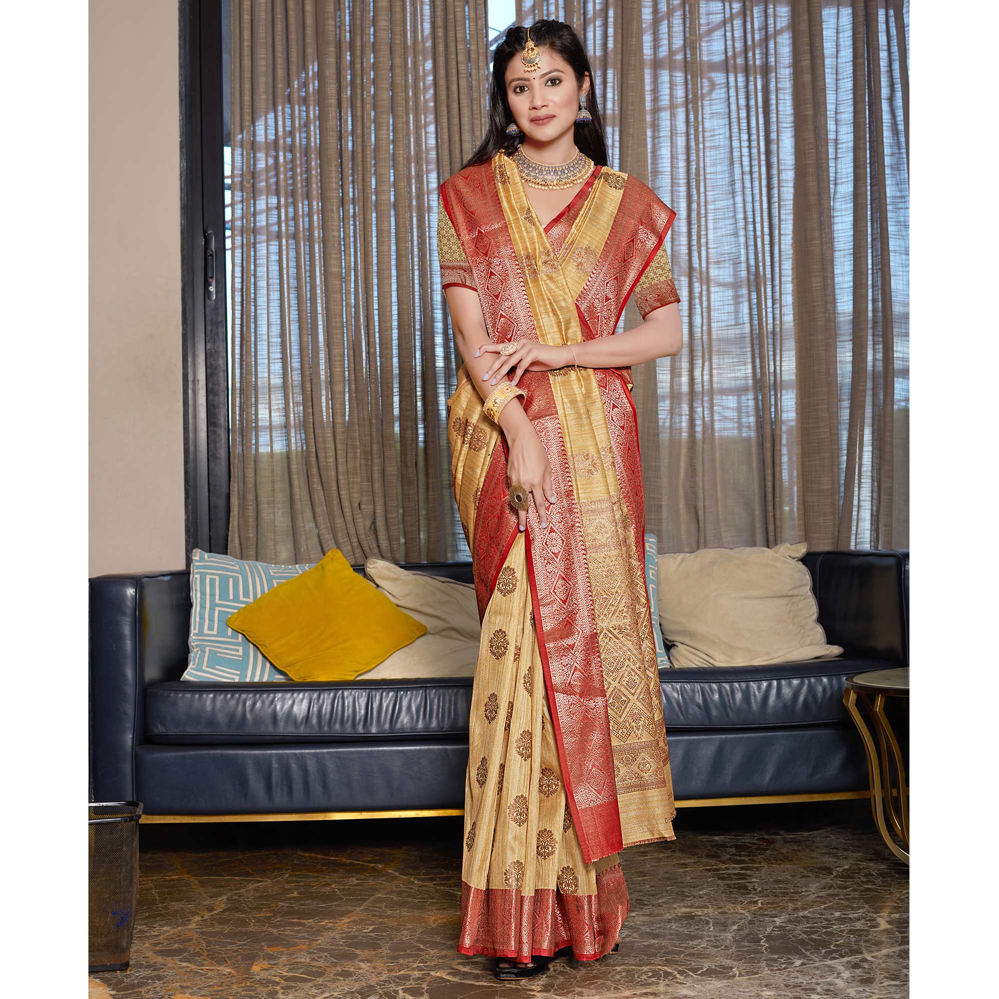 Peachmode Chikoo Floral Woven Cotton Blend Saree - view 4