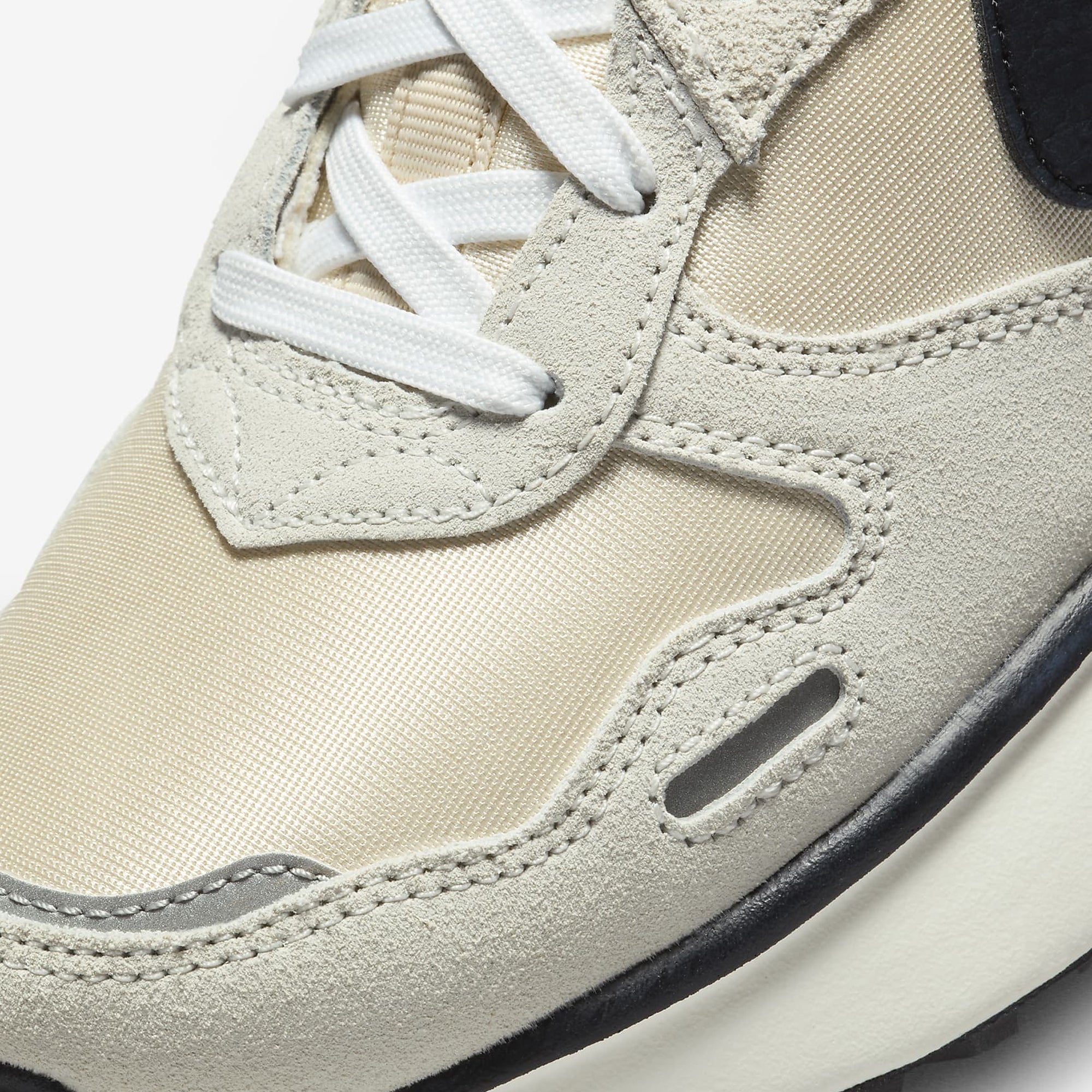 Nike | PHOENIX WAFFLE { SUMMIT WHITE/BLACK-SANDDRIFT-SAIL - view 4
