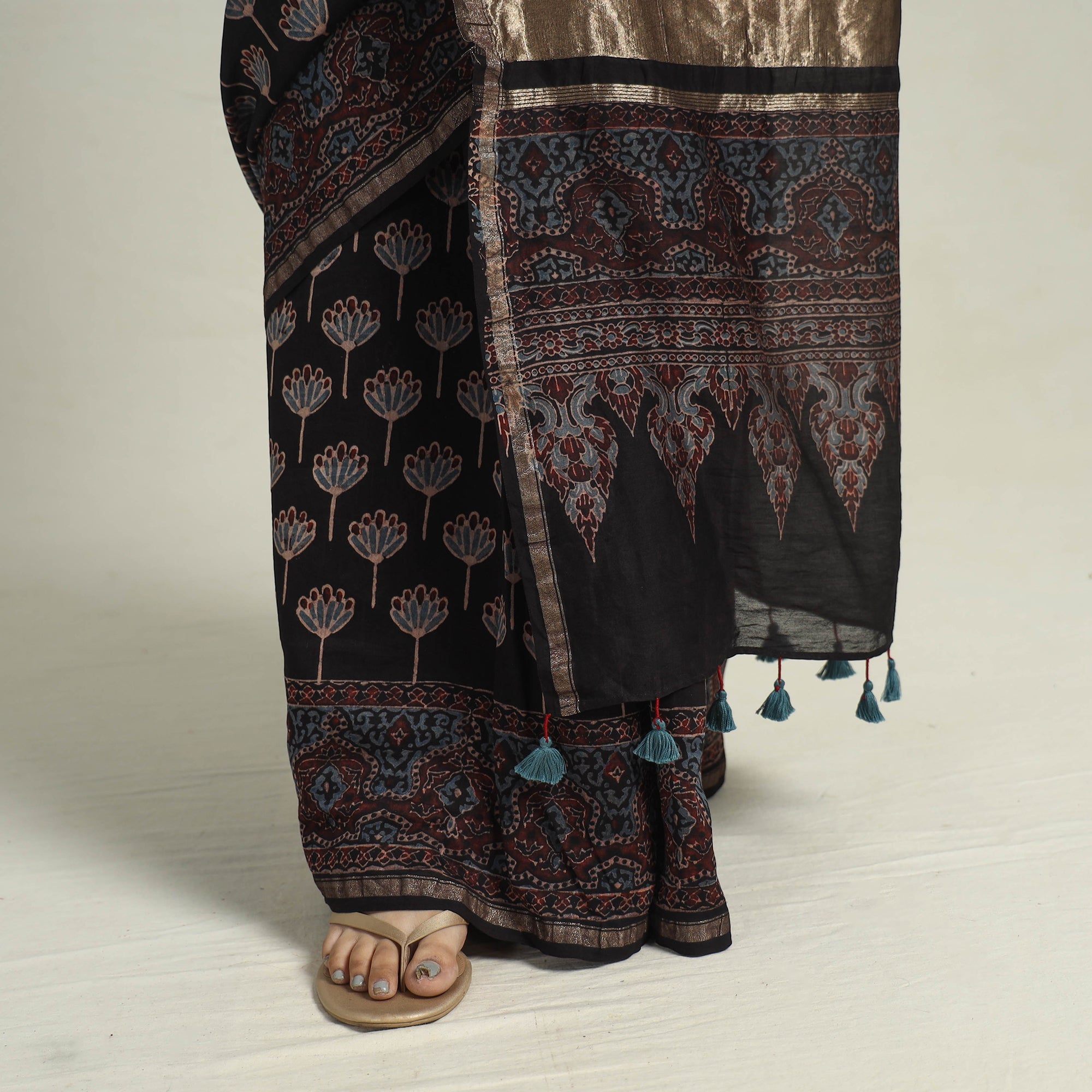 AJRAKH BY JABBAR KHATRI Black - Chanderi Silk Block Printed Ajrakh Saree 05 - view 5