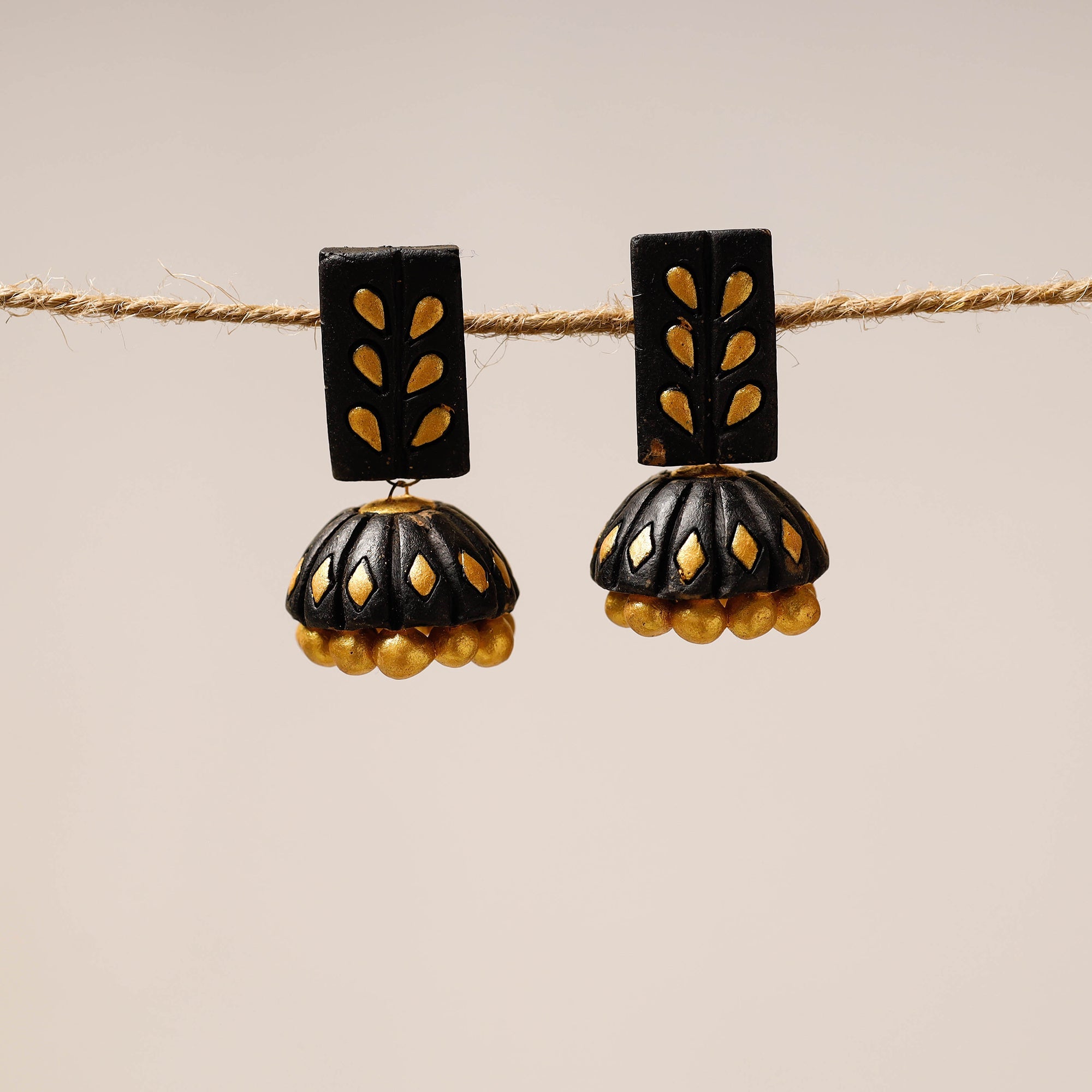 KHUSHBASH - HAPPY LOOM OF EAST Bishnupur Handpainted Terracotta Jhumki Earrings 06
