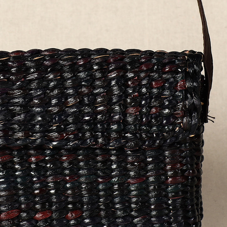 ITOKRI CRAFTS INITIATIVE Black - Handmade Organic Water Hyacinth Sling Bag from Assam - view 3