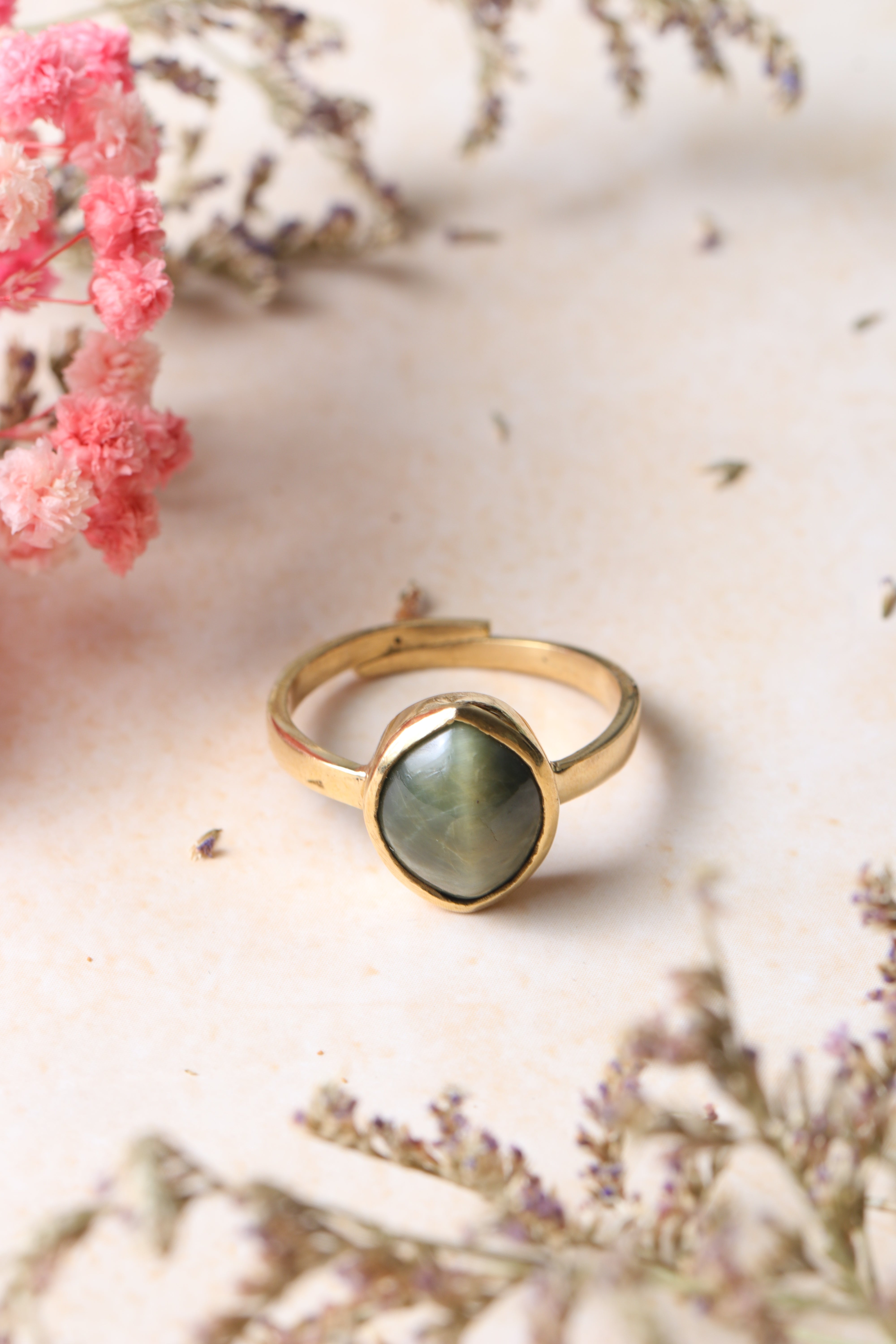 Studio Vaidik Cats eye/ Lehsuniya Ring 7.25 ratti - view 4