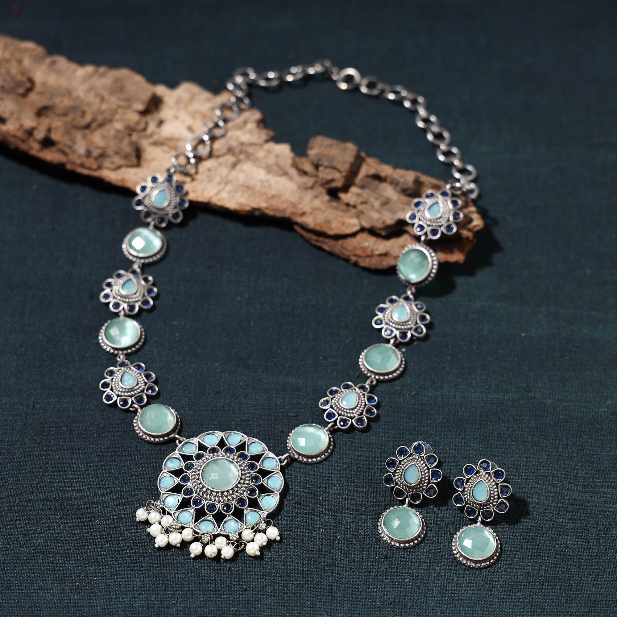 WHITE RIVER STORIES Antique Silver Finish Oxidised Brass Base Stone Work Necklace Set - view 2