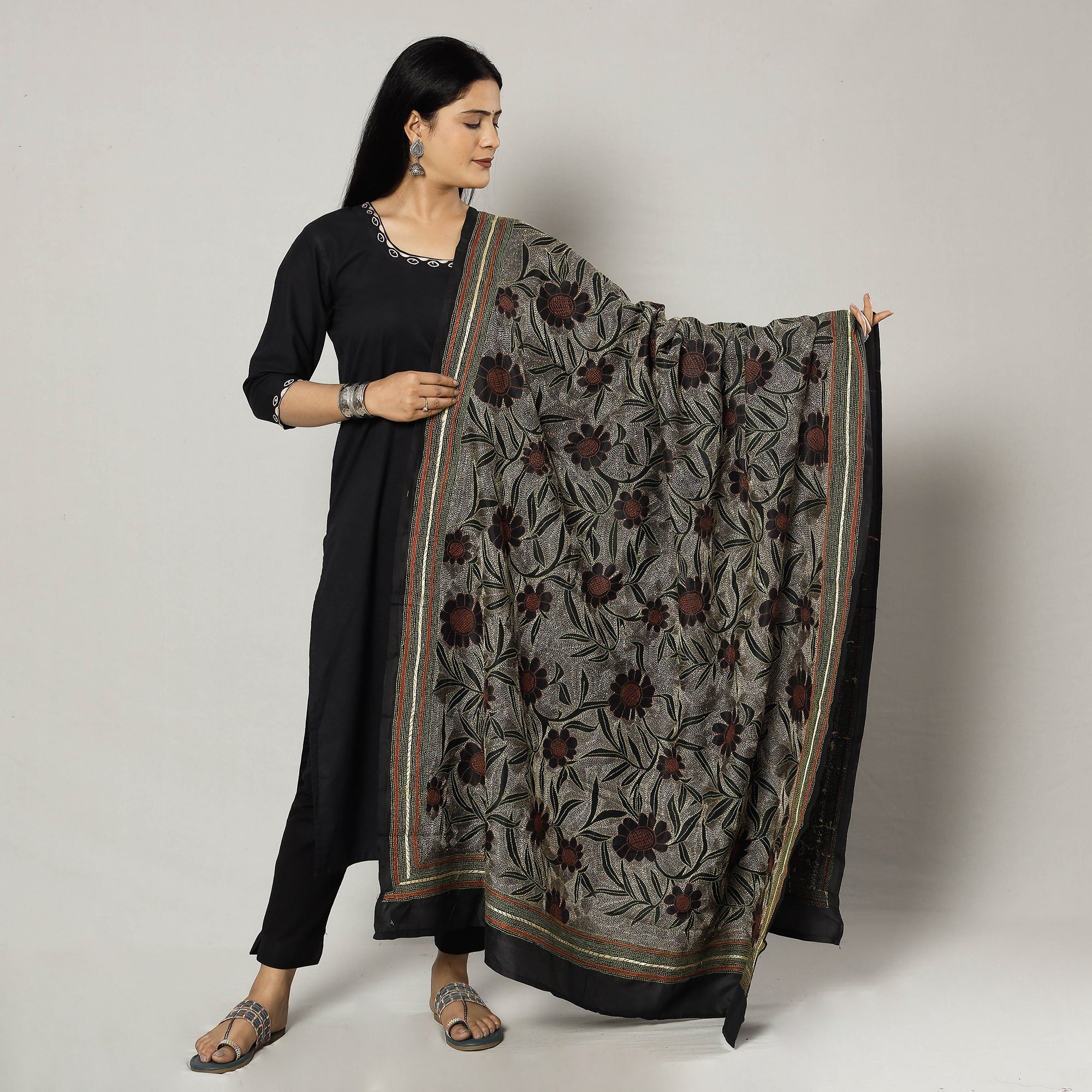 KHUSHBASH - HAPPY LOOM OF EAST Black - Bengal Nakshi Kantha Embroidery Tussar Silk Handloom Dupatta