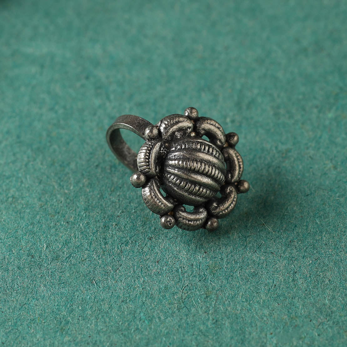HAVELI CHRONICLES Antique Padma Sterling Silver Nosepin - view 2