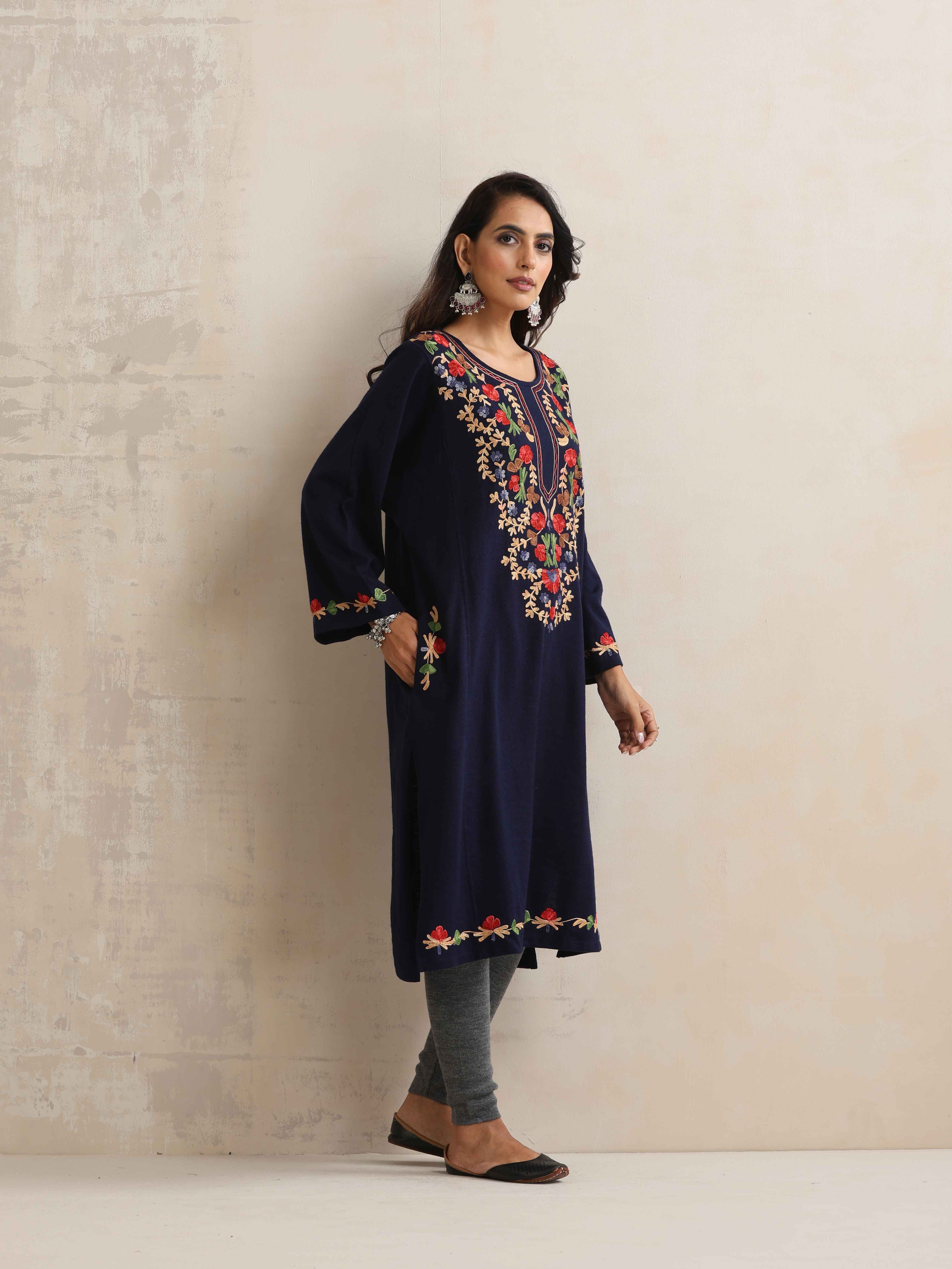 trueBrowns Blue Kashmiri Embroidered Woollen Phiran Kurta - view 3
