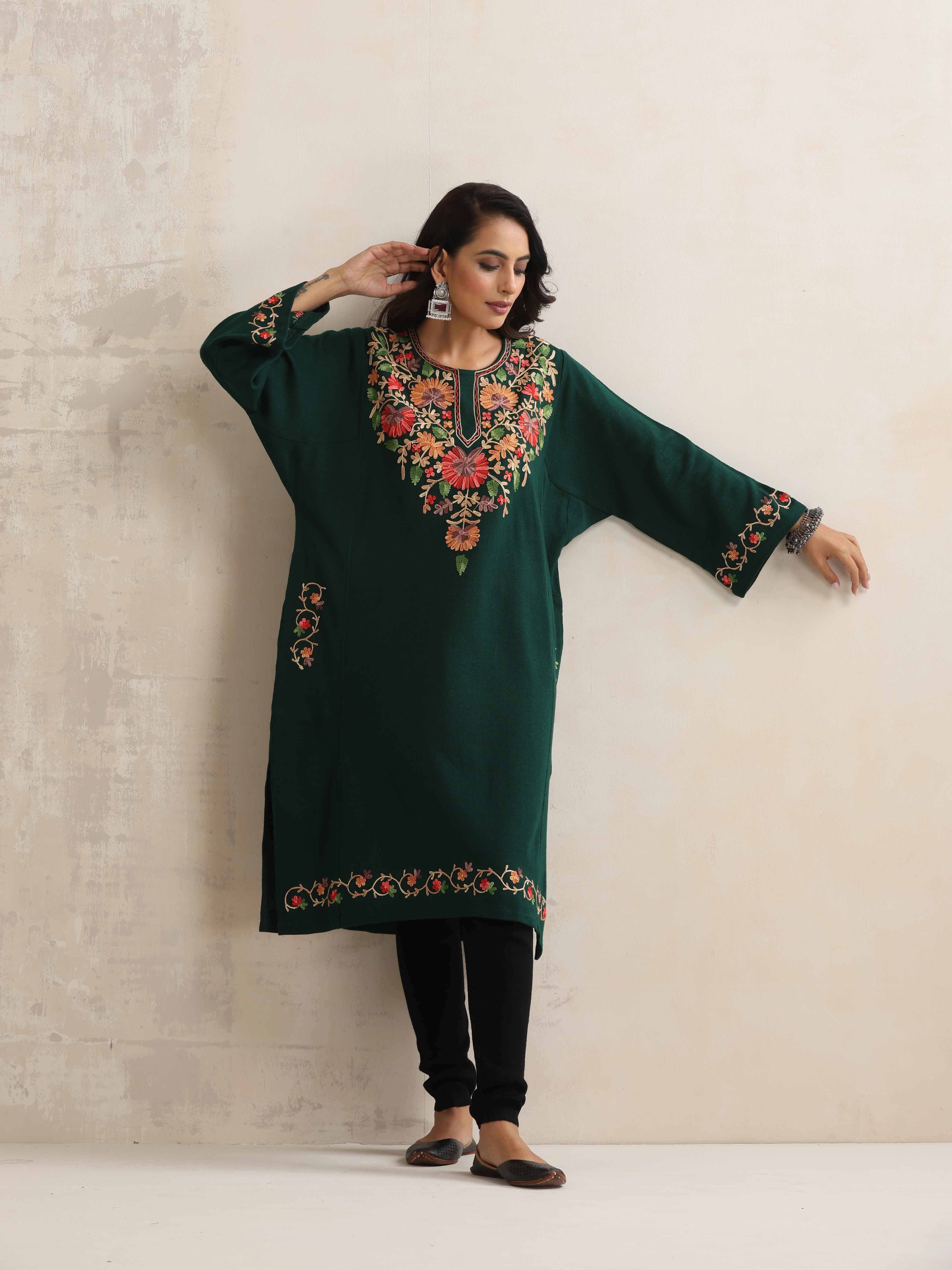 trueBrowns Green Kashmiri Embroidered Woollen Phiran Kurta - view 2