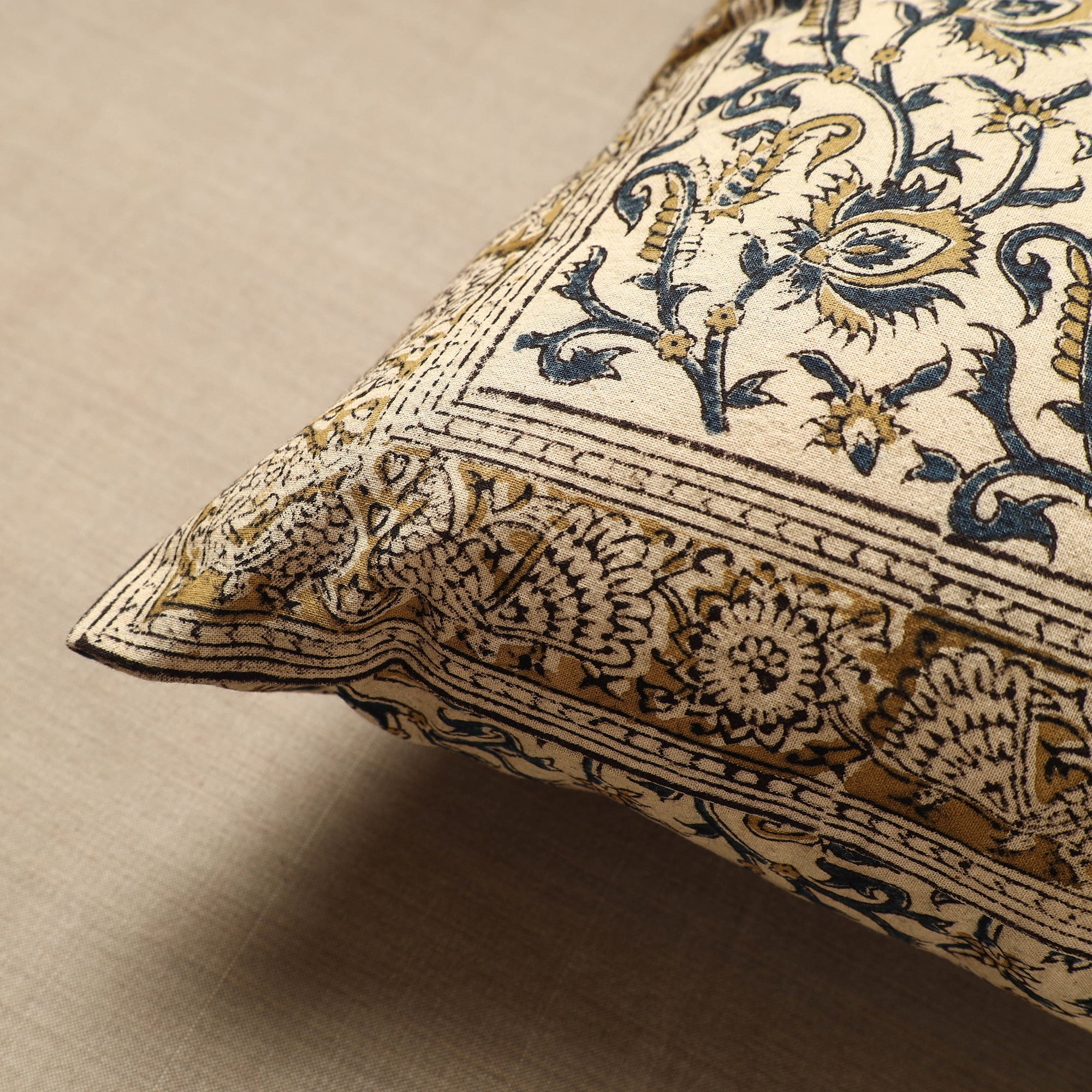 PITCHUKA SRINIVAS KALAMKARI PEDANA Beige - Original Pedana Block Print Cotton Kalamkari Cushion Cover 14 - view 2