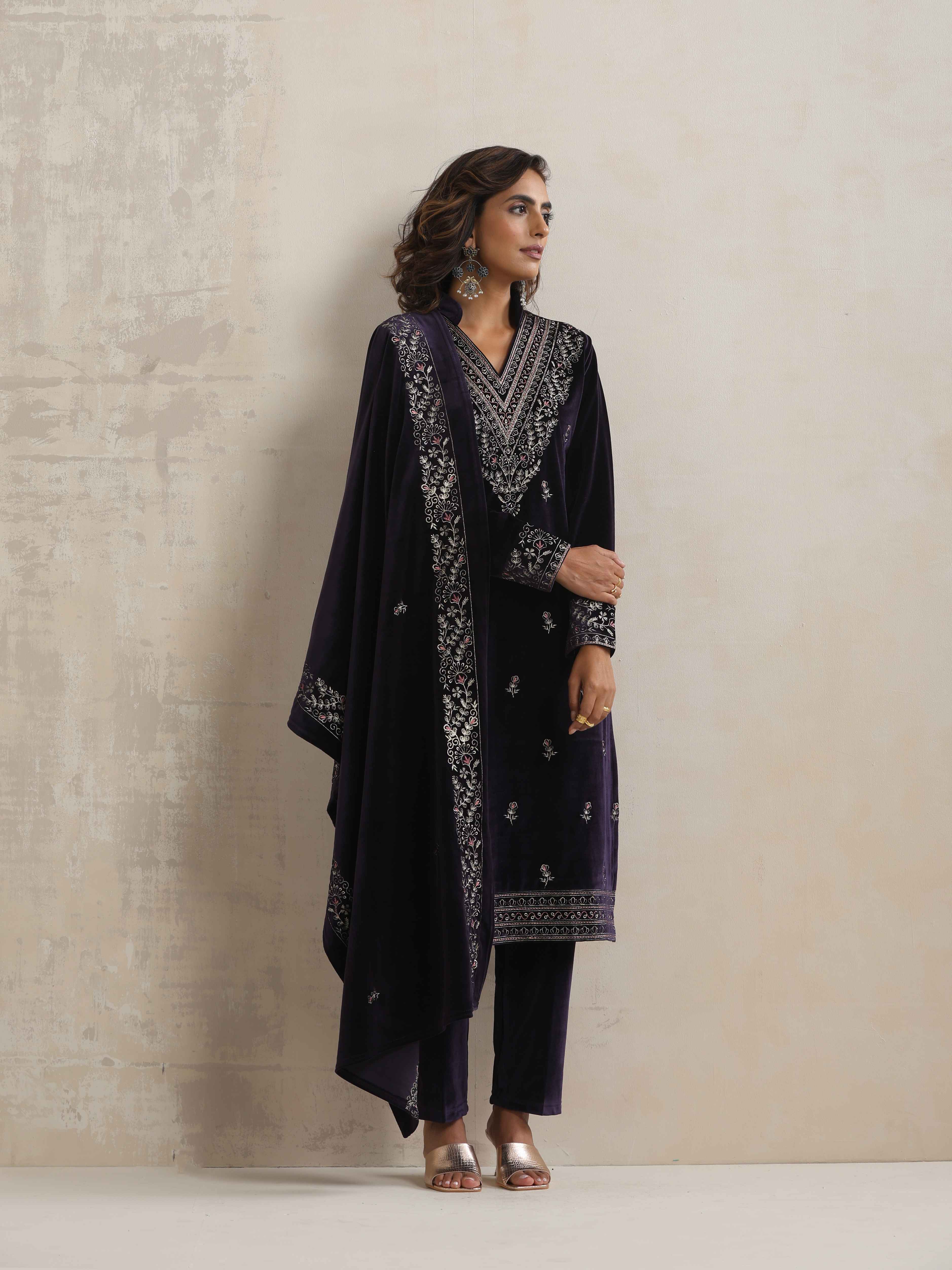 trueBrowns Purple Velvet Embroidered Kurta Pant Dupatta Set - view 2