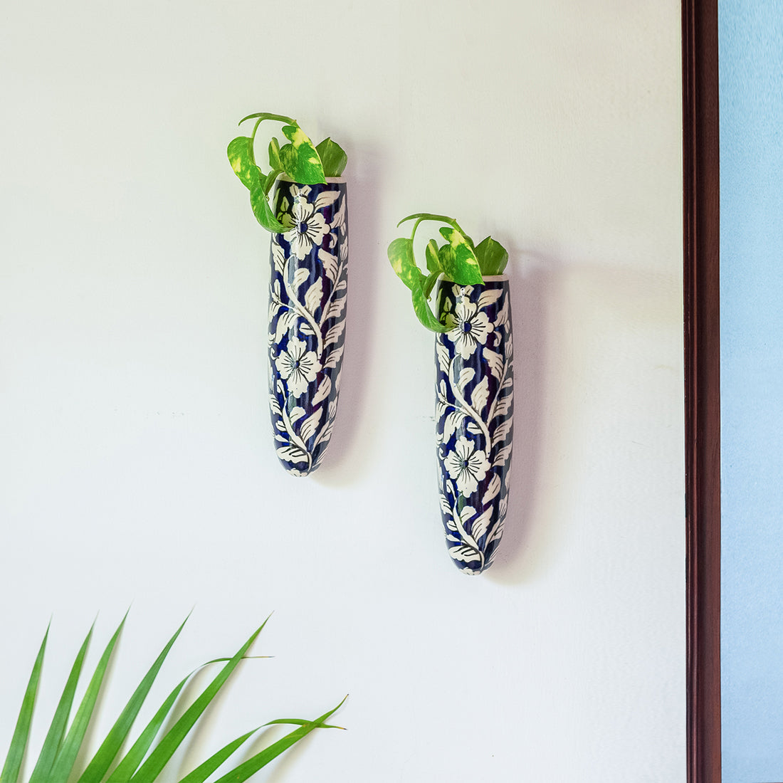 EXCLUSIVELANE 'Midnight Bloom' Handpainted Ceramic Wall Planter Pots (Set of 2)