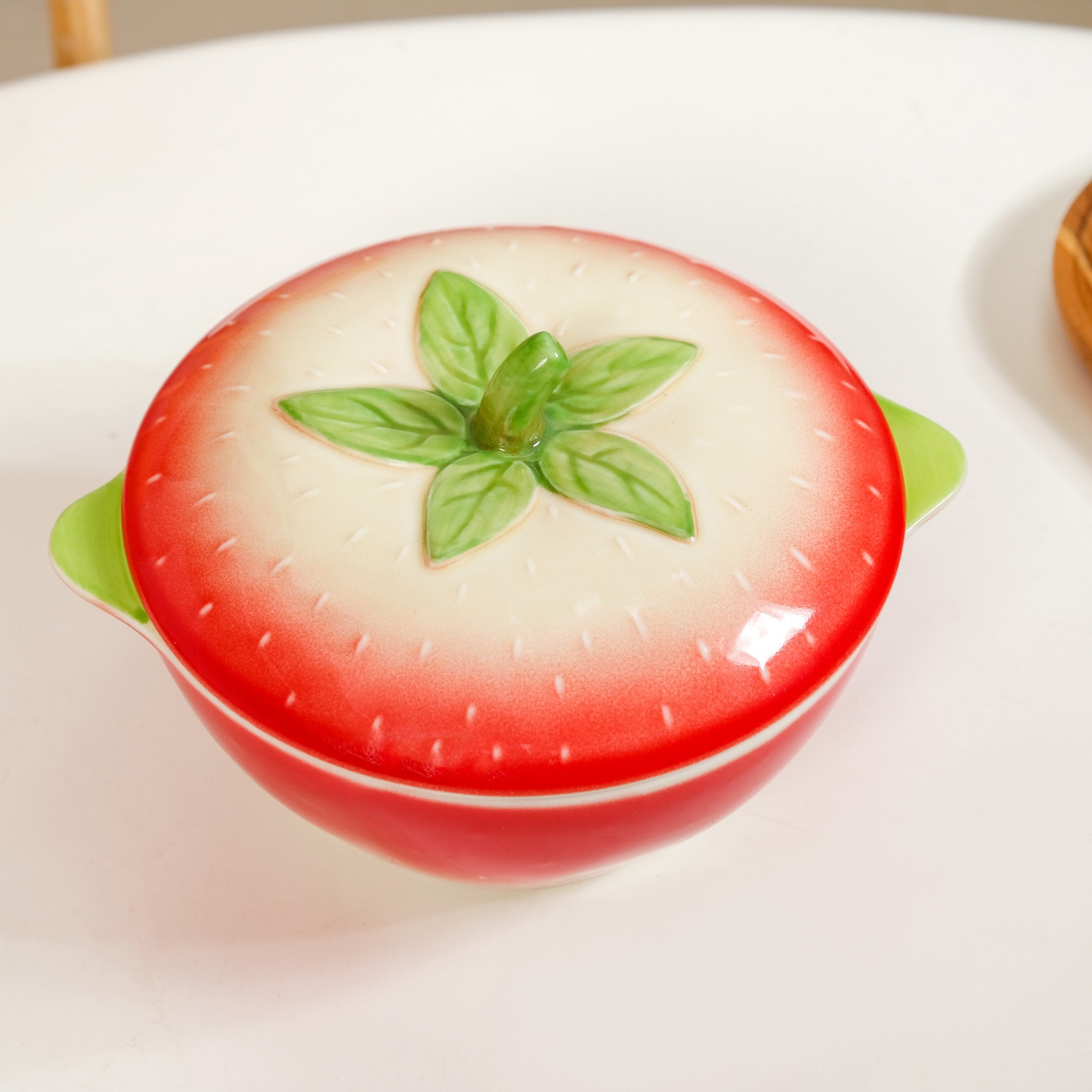 Nestasia Strawberry Ceramic Serving Bowl With Lid 900ml - view 6