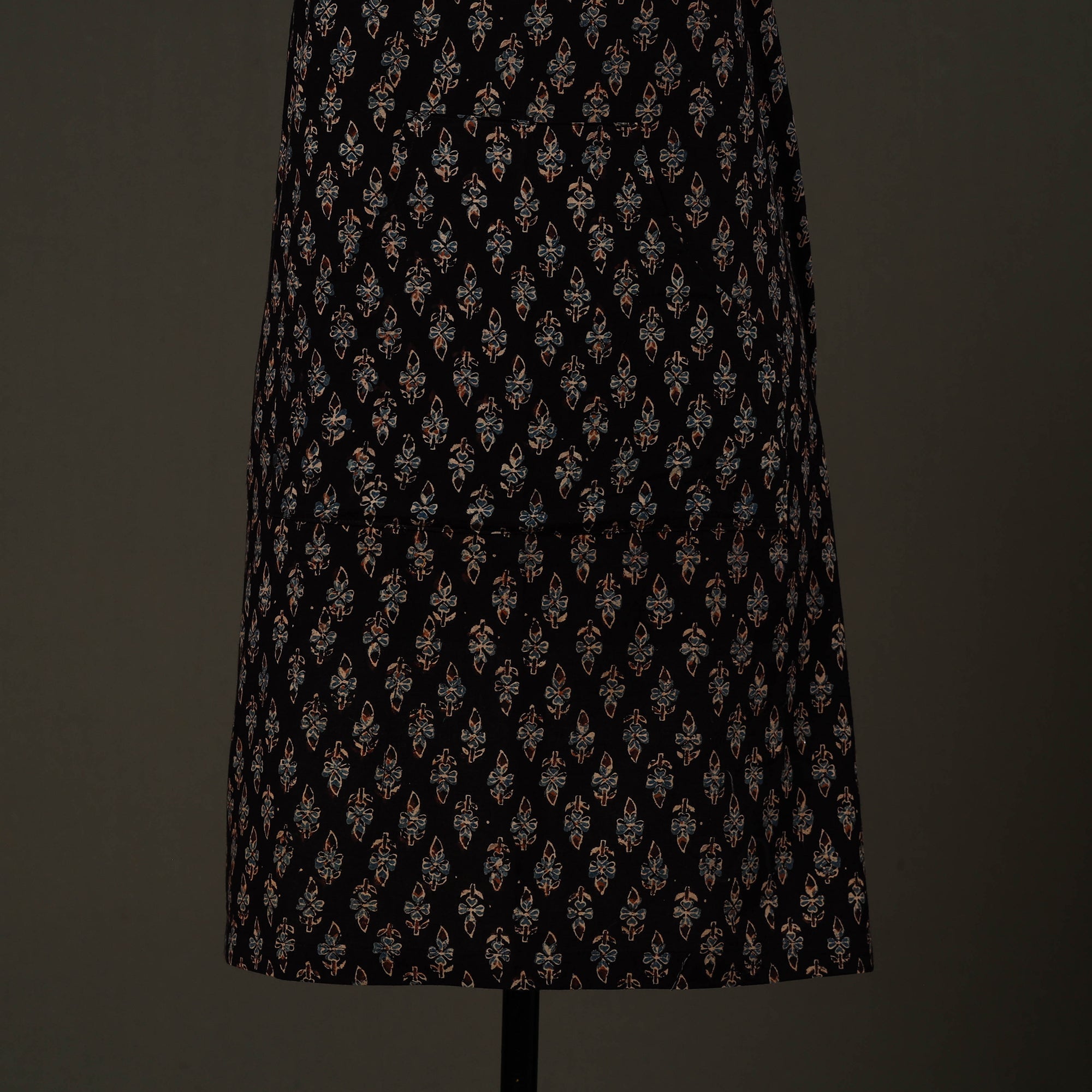 JALPARI Black - Ajrakh Block Print Cotton Apron with Pocket 86 - view 2